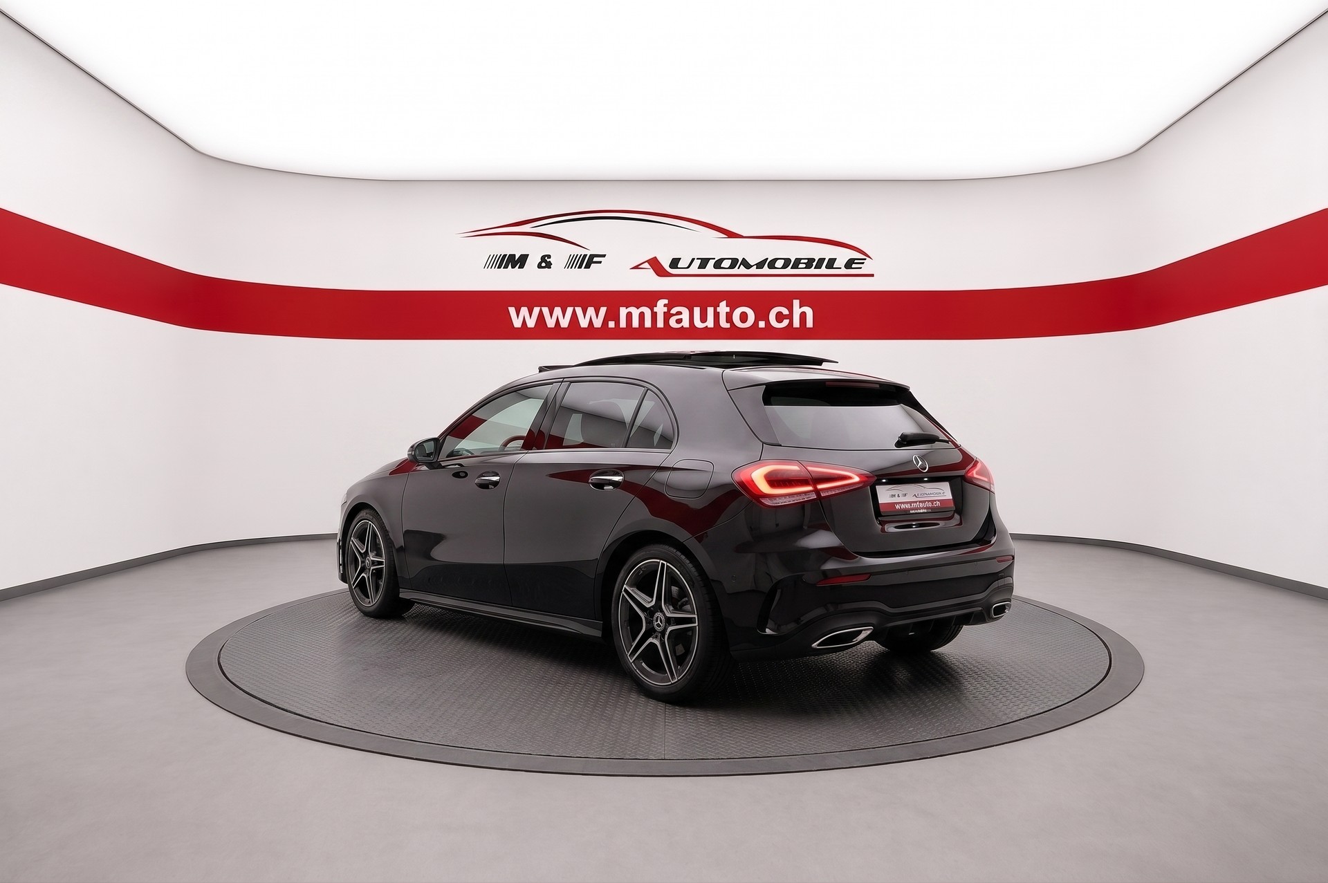 MERCEDES-BENZ A 180 Night Star AMG Line * Premium Plus * Panorama-Schiebedach * Panorama * 360°Kamera* CH FAHRZEUG-image-3