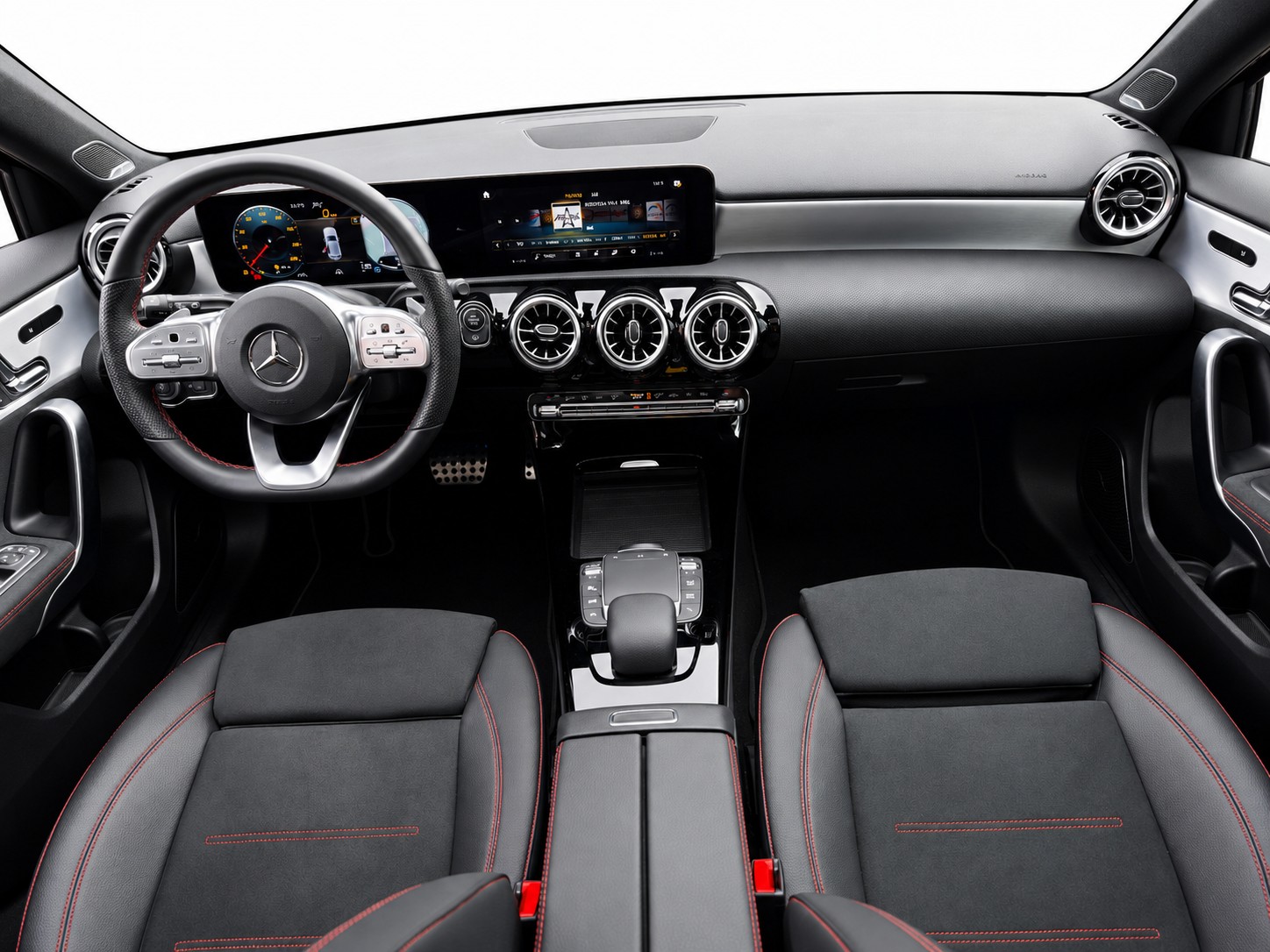MERCEDES-BENZ A 180 Night Star AMG Line * Premium Plus * Panorama-Schiebedach * Panorama * 360°Kamera* CH FAHRZEUG-image-17