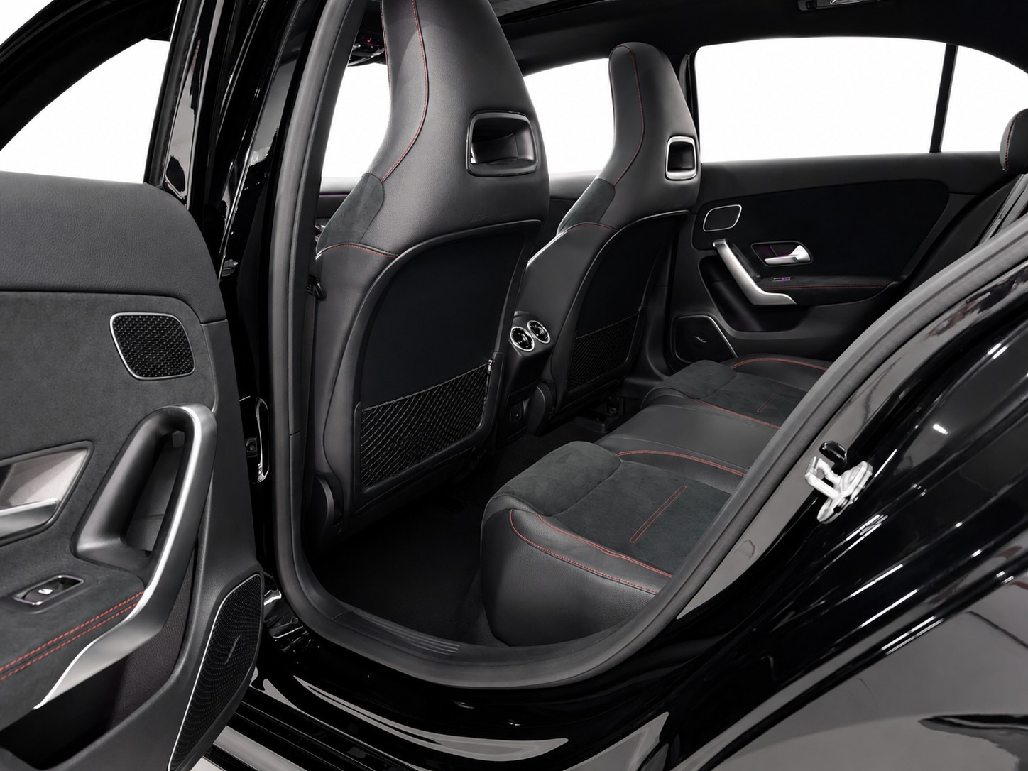 MERCEDES-BENZ A 180 Night Star AMG Line * Premium Plus * Panorama-Schiebedach * Panorama * 360°Kamera* CH FAHRZEUG-image-11