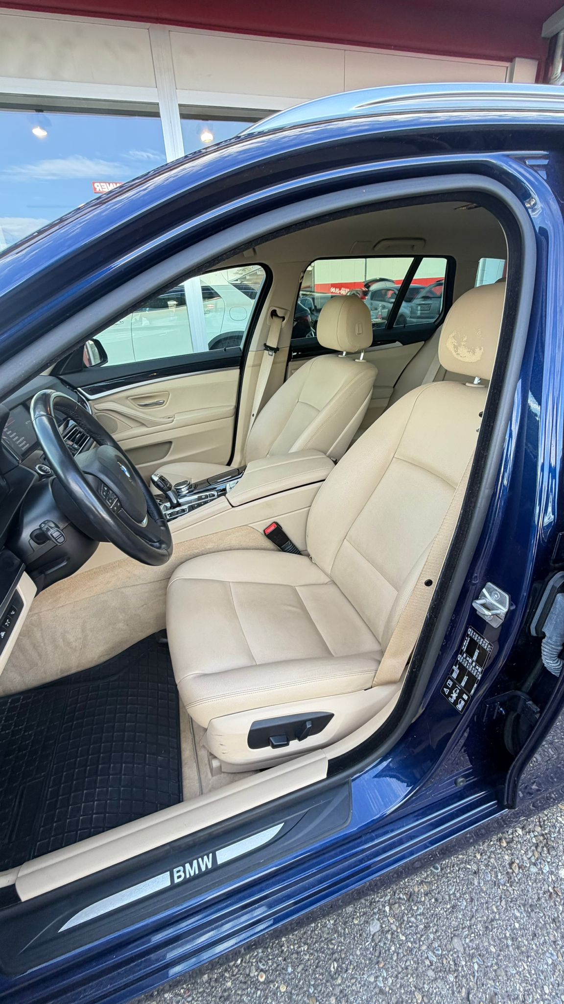 BMW 520d Touring xDrive Steptronic-image-10