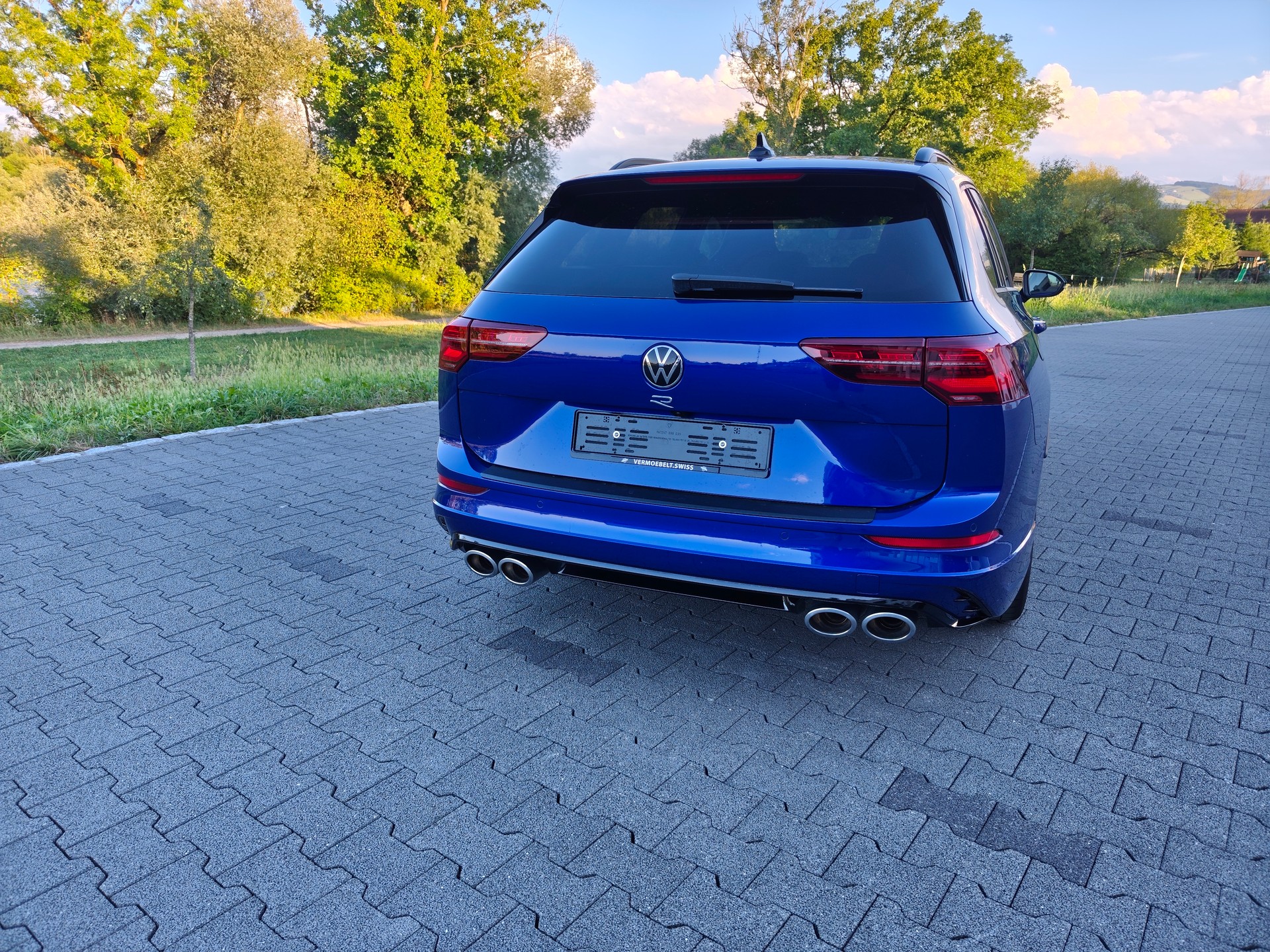 VW 2.0 TSI R DSG 4motion-image-5