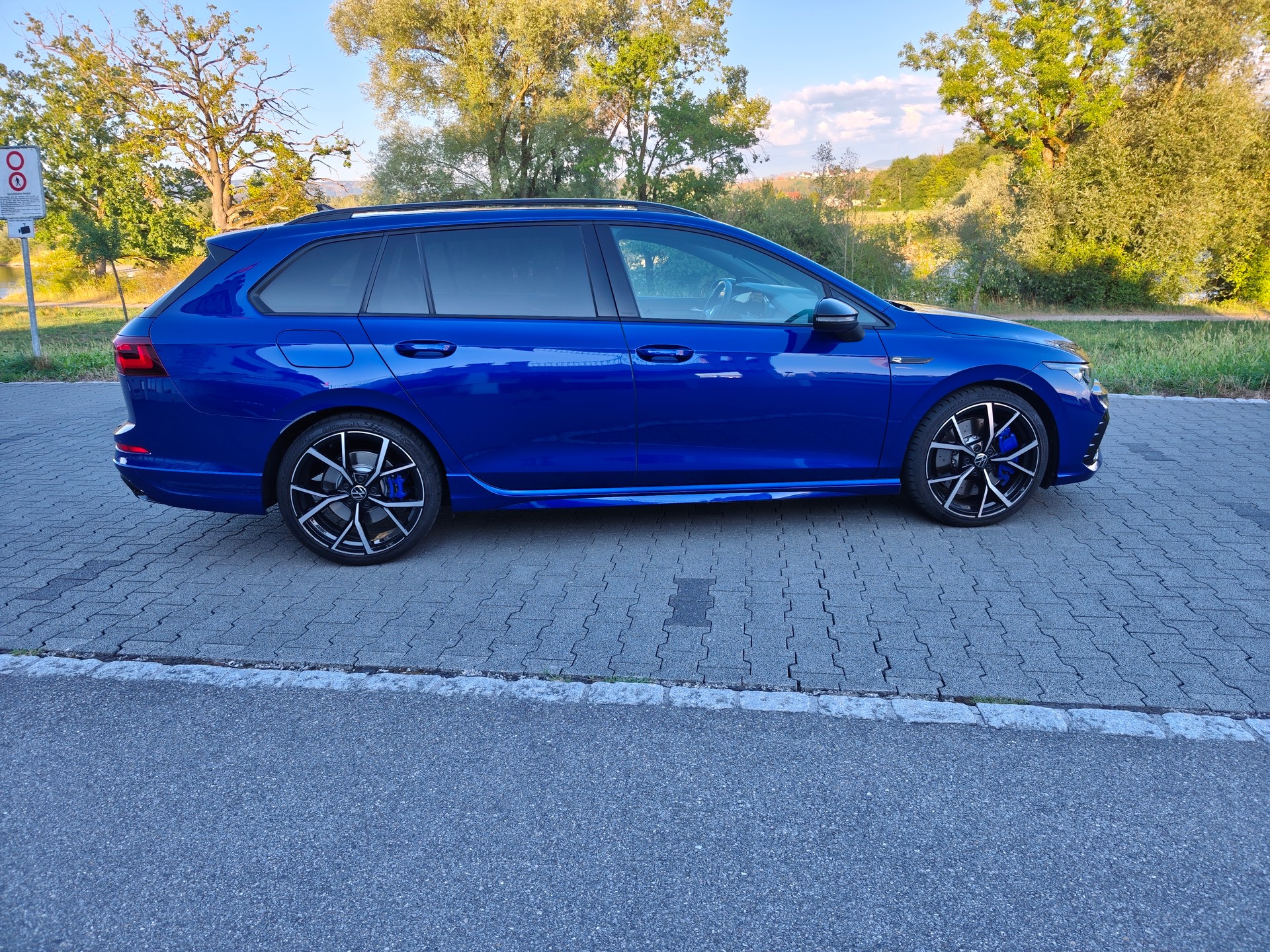 VW 2.0 TSI R DSG 4motion-image-3