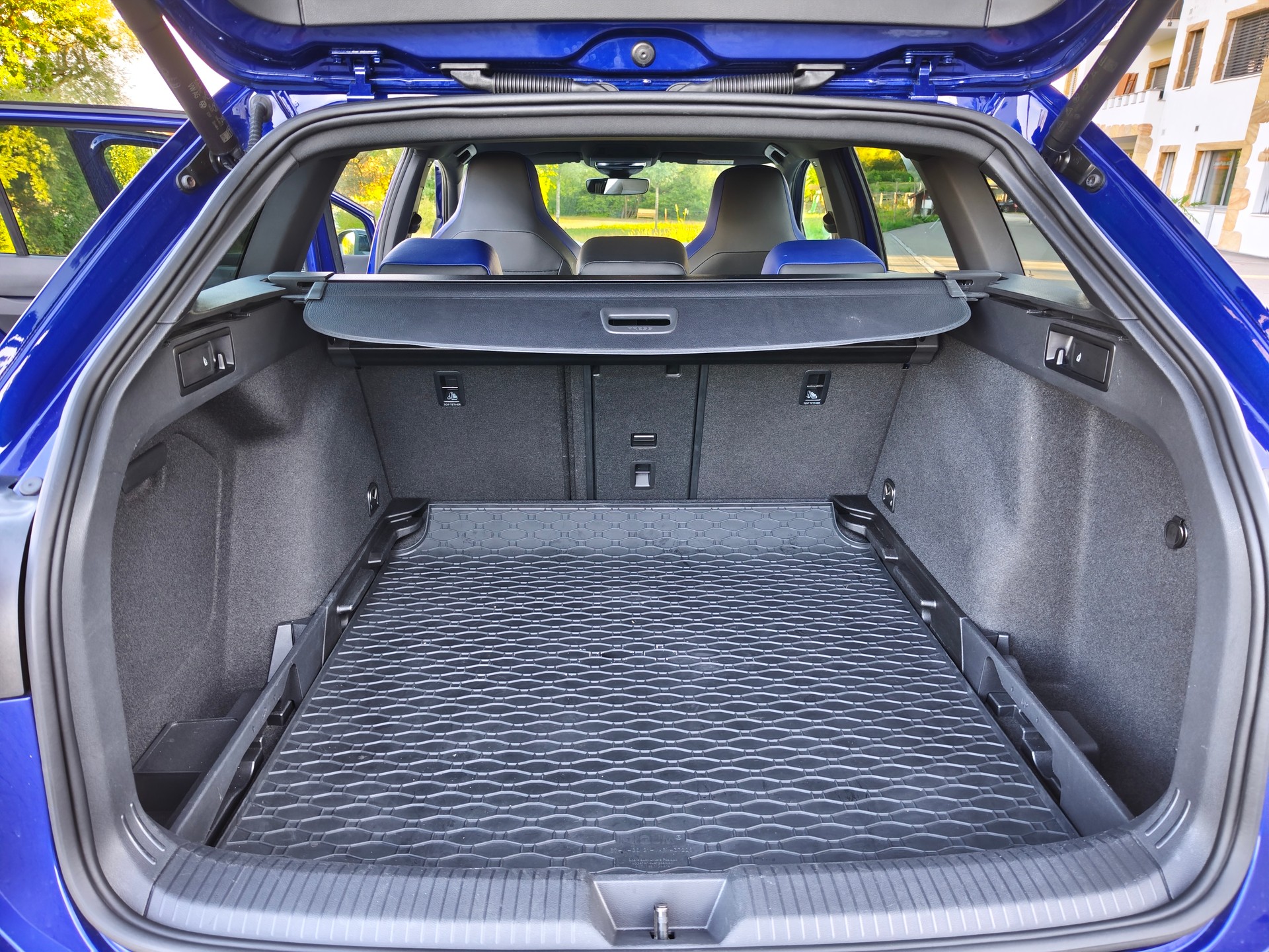 VW 2.0 TSI R DSG 4motion-image-13