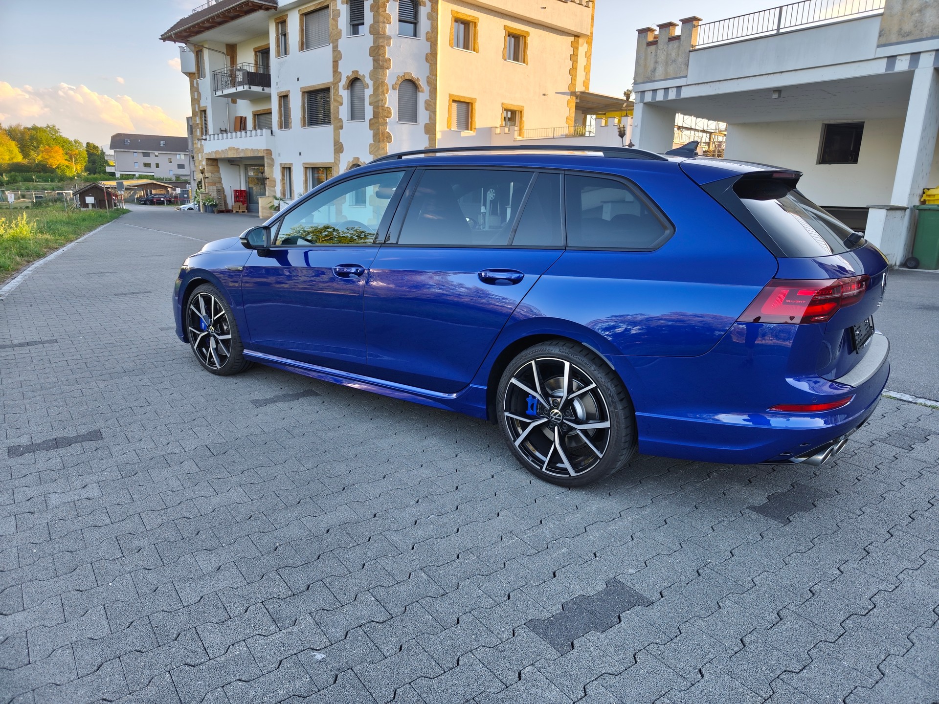 VW 2.0 TSI R DSG 4motion-image-6