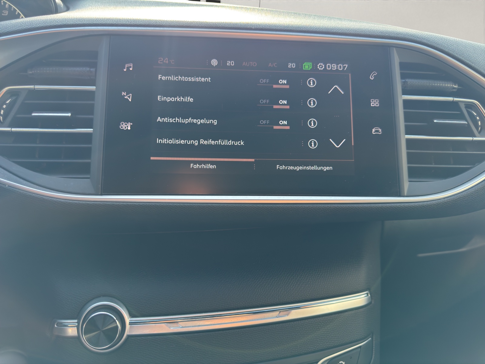 PEUGEOT 308 1.2 PureTech 130 Allure S/S-image-11