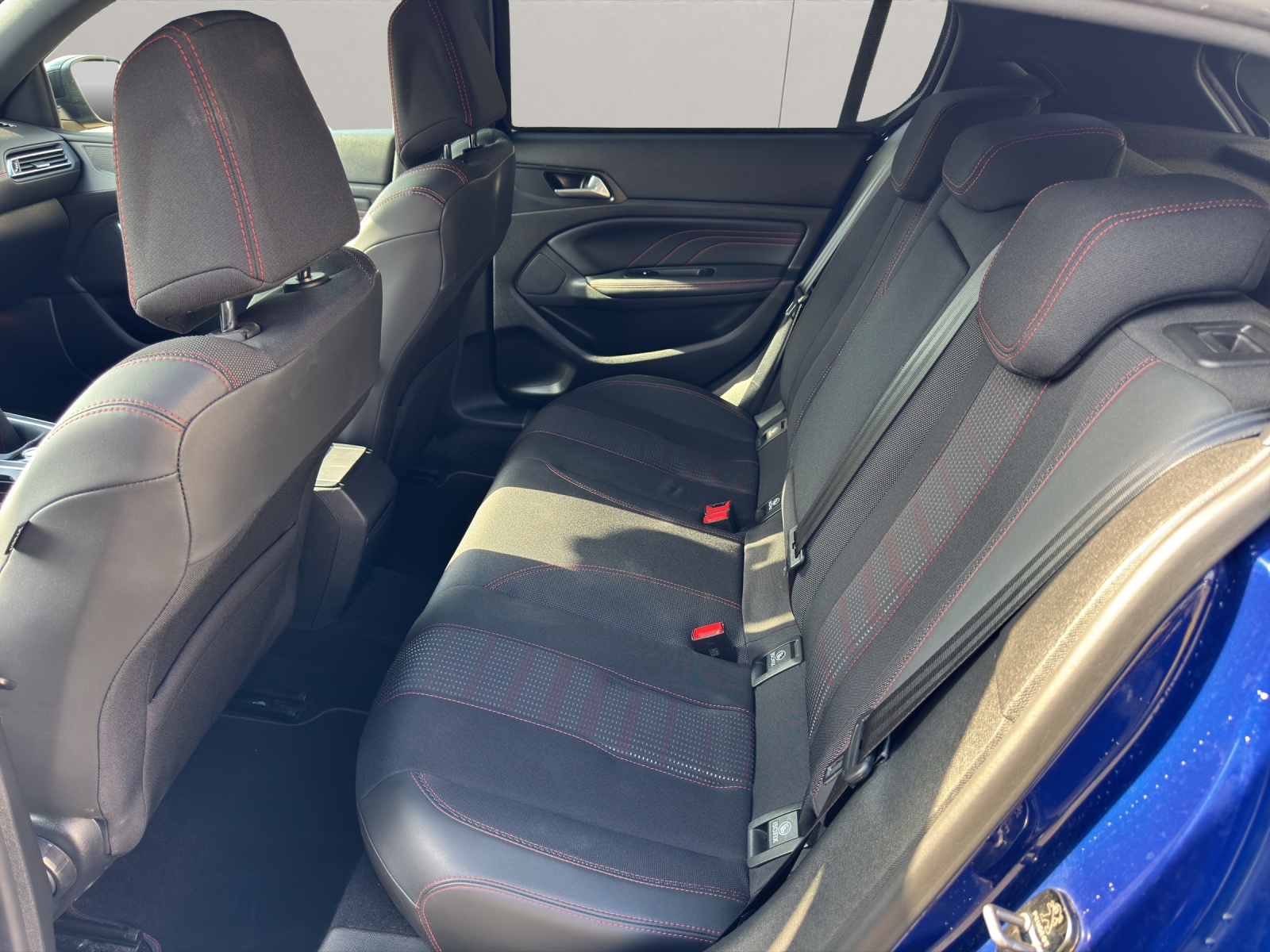 PEUGEOT 308 1.2 PureTech 130 Allure S/S-image-5