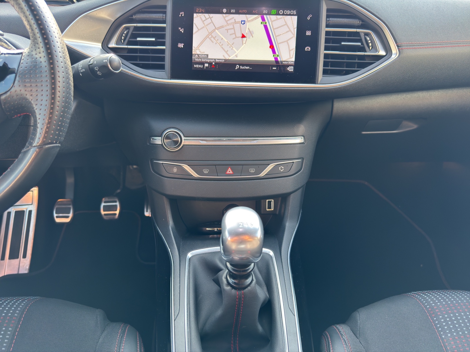 PEUGEOT 308 1.2 PureTech 130 Allure S/S-image-9