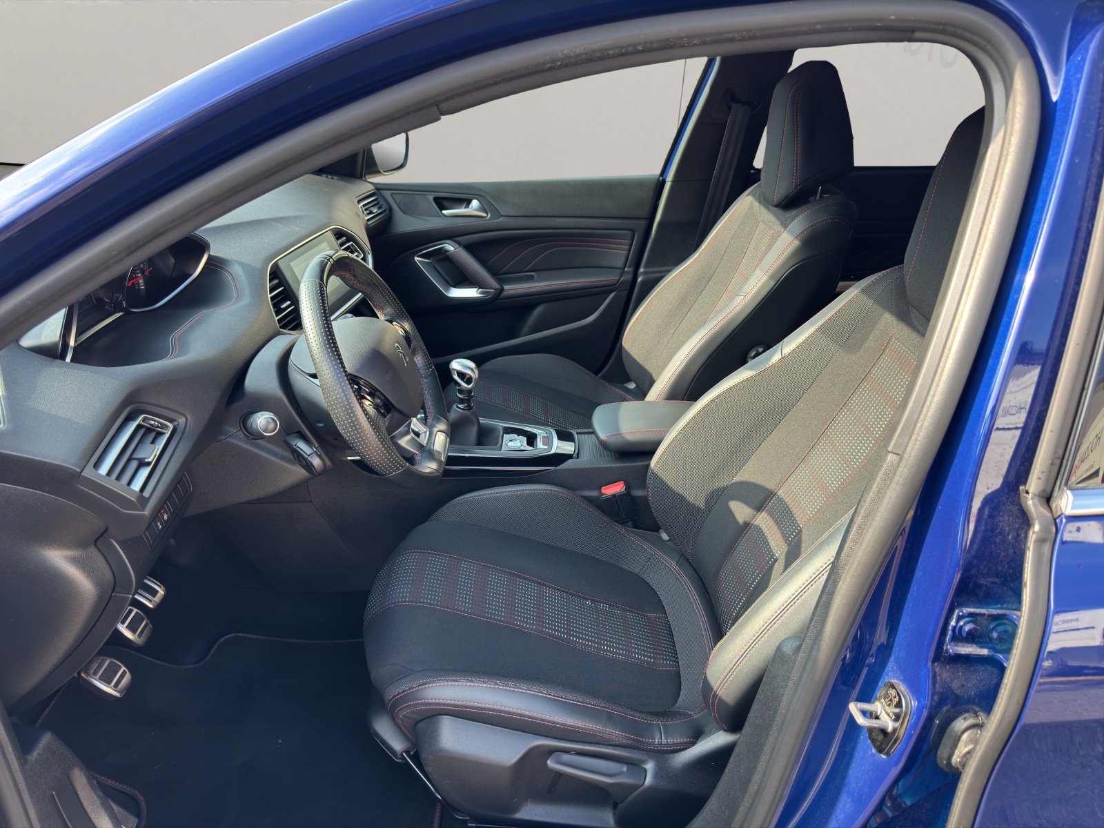 PEUGEOT 308 1.2 PureTech 130 Allure S/S-image-4