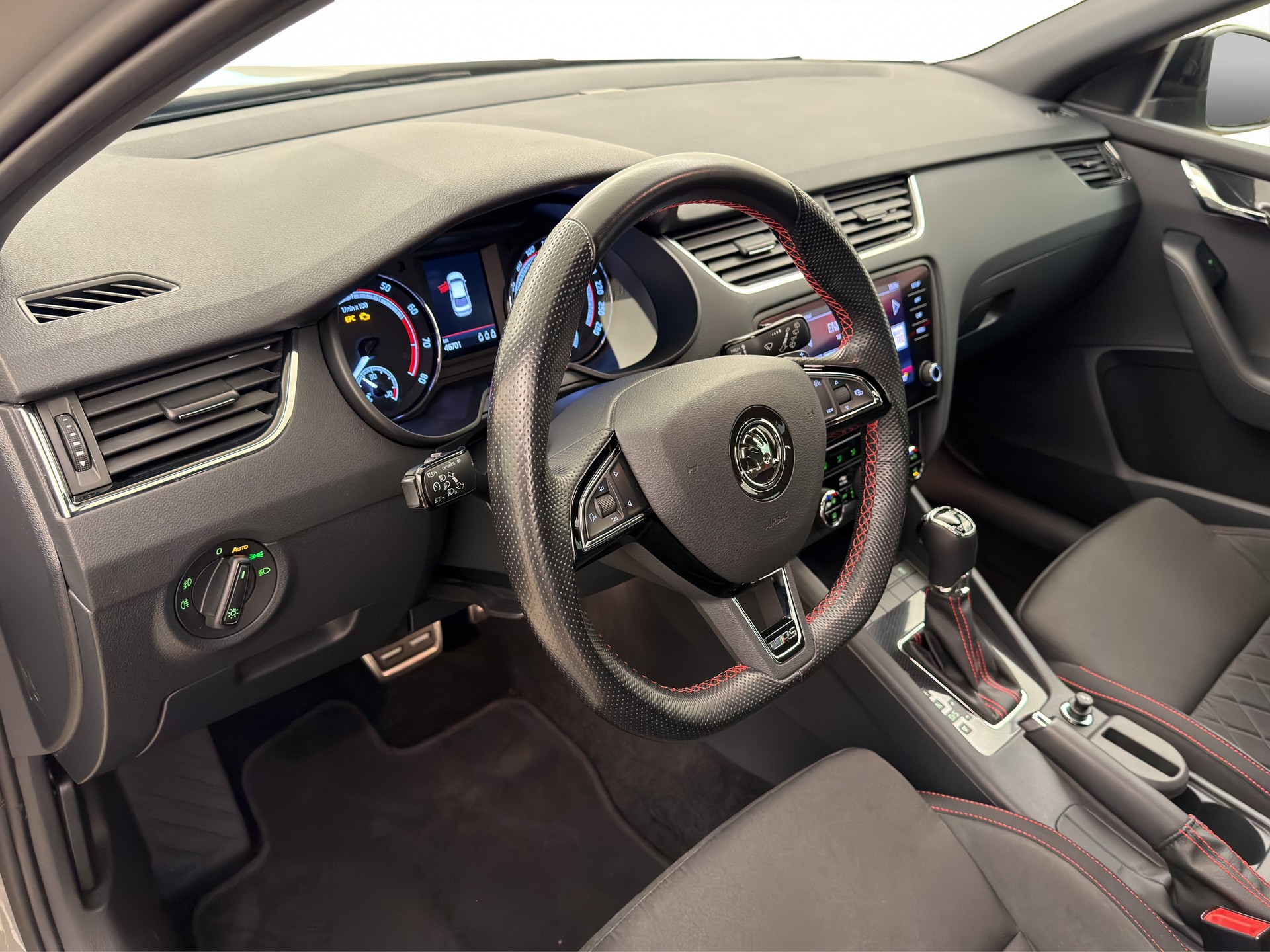 SKODA Octavia 2.0 TSI 245 RS DSG-image-13