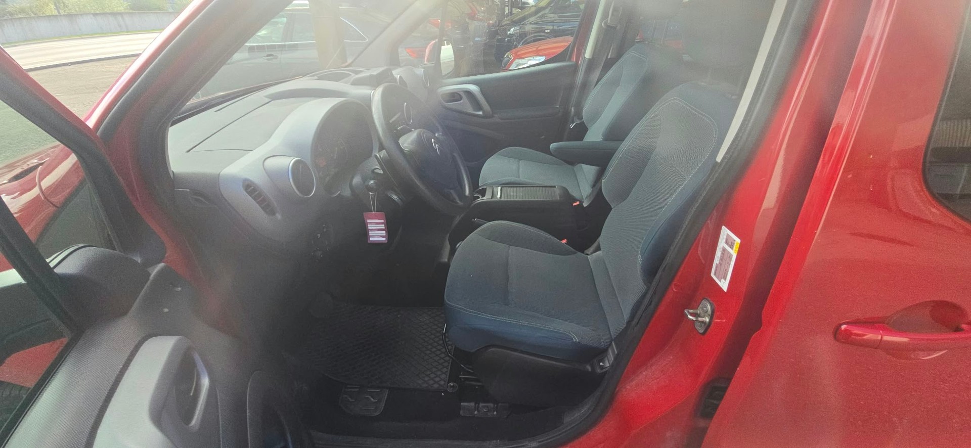 CITROEN Berlingo 1.6 BlueHDi Feel ETG6-image-7