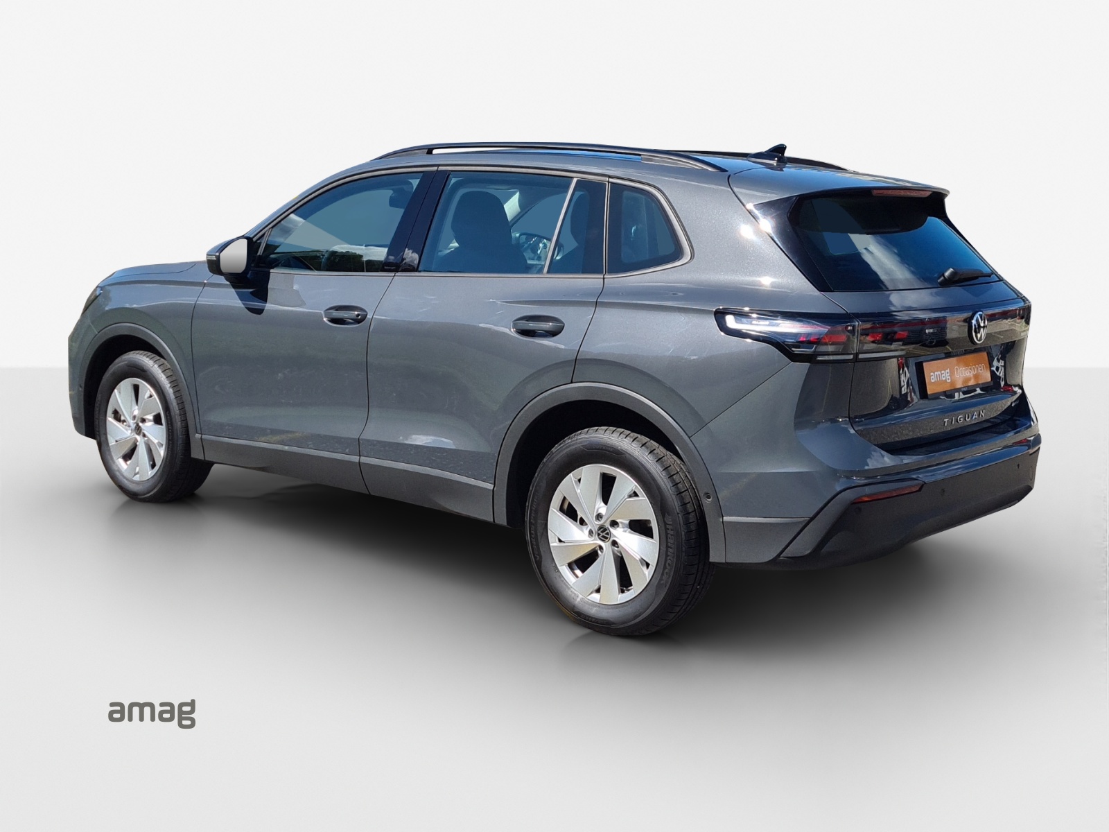 VW Tiguan 2.0 TSI DSG Life 4Motion-showroom-element-2