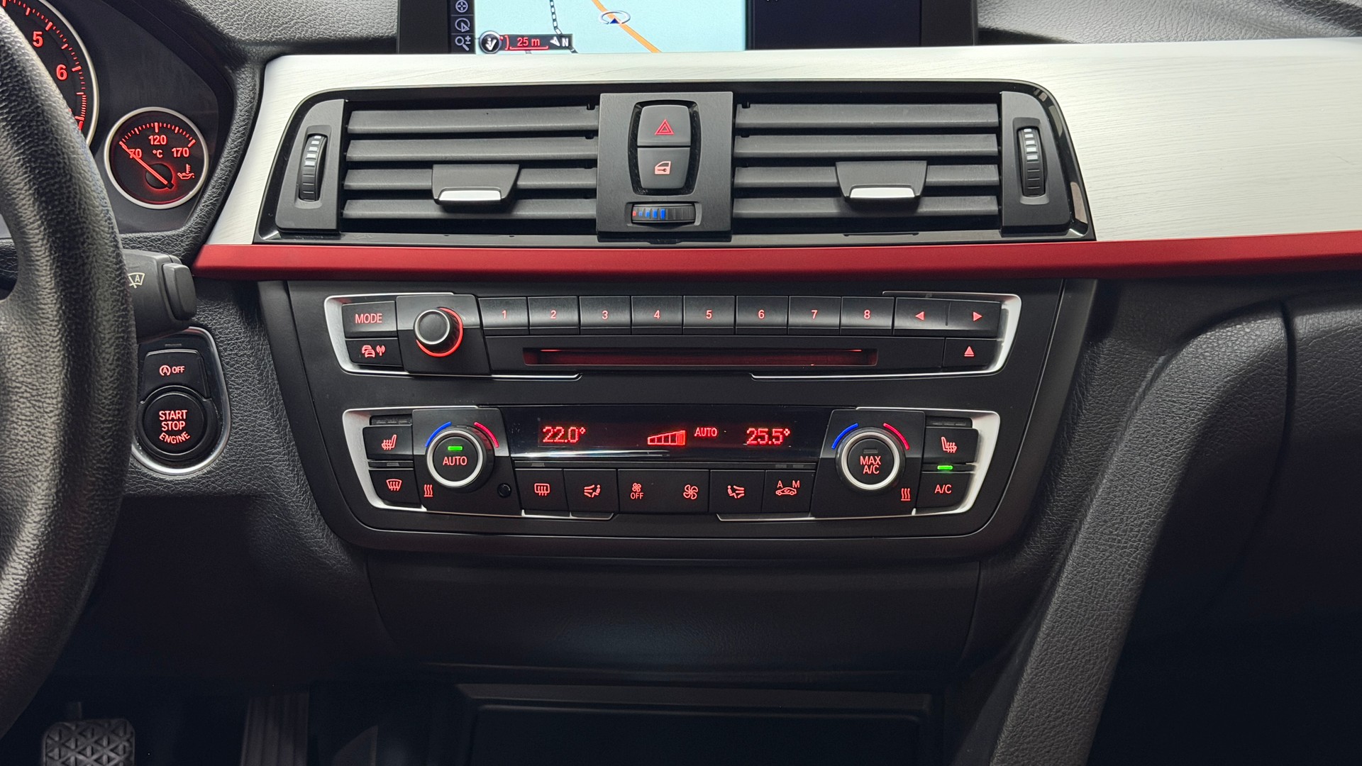 BMW 335i xDrive Sport Line-image-11