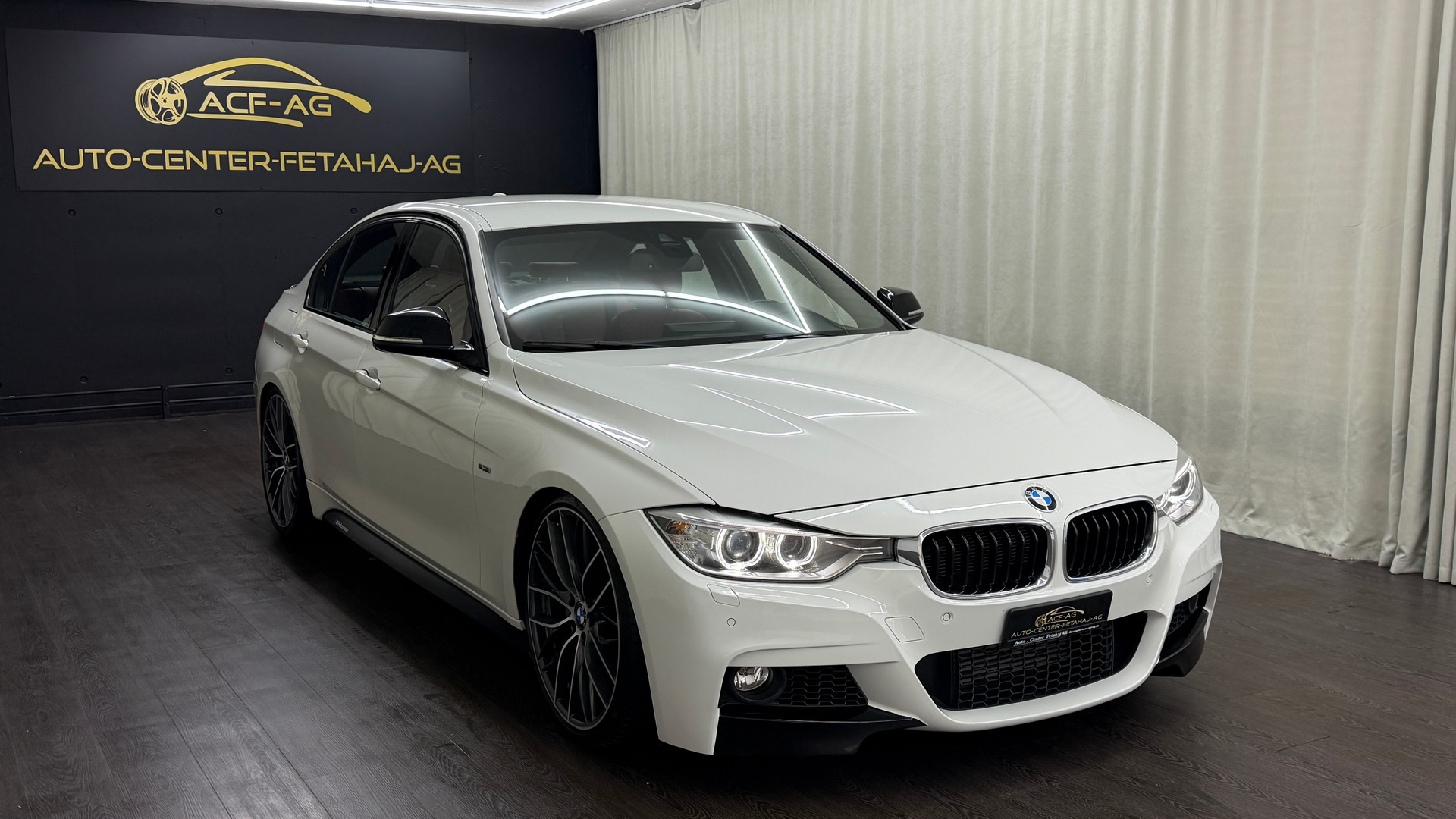 BMW 335i xDrive Sport Line-image-2