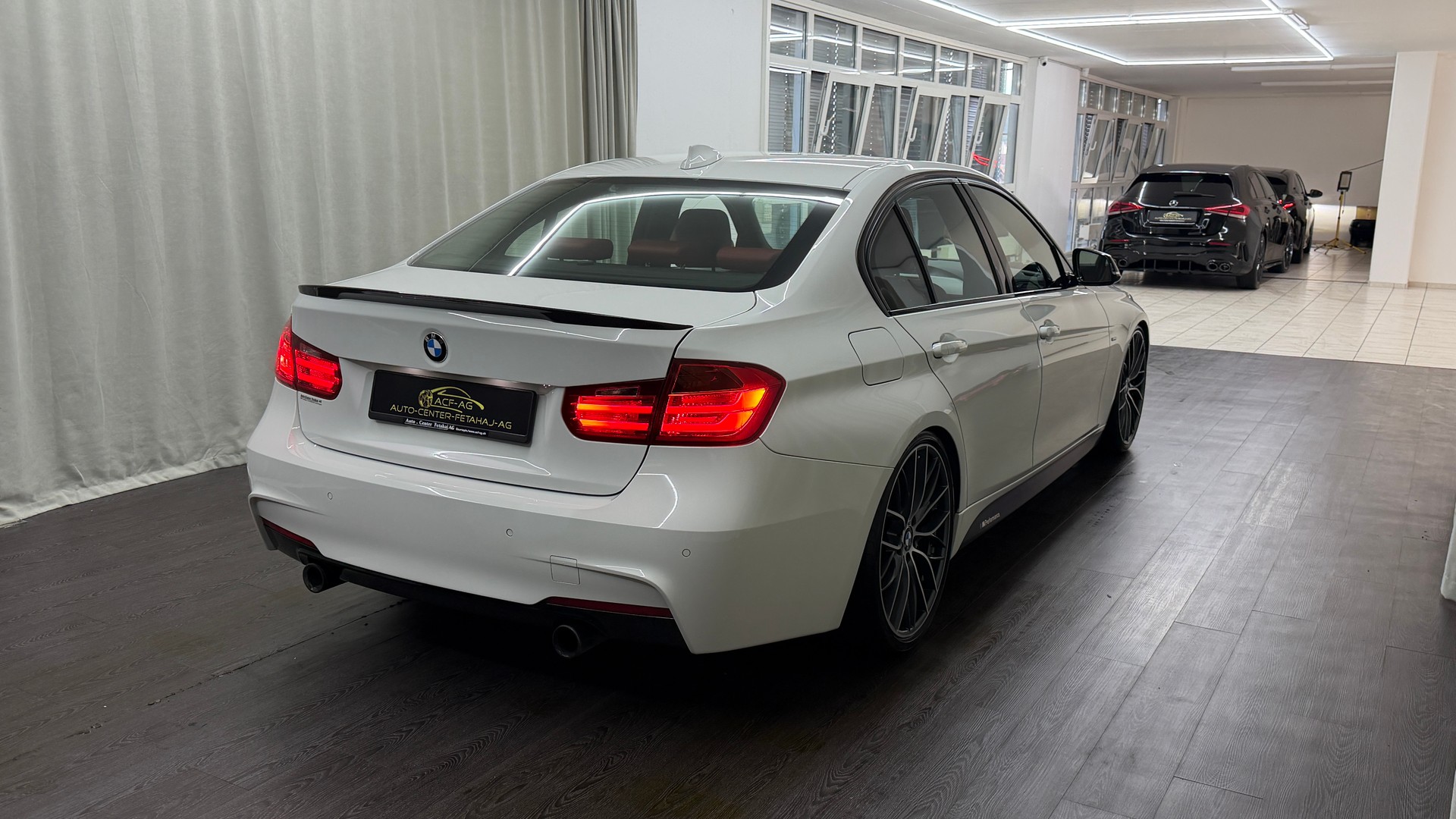 BMW 335i xDrive Sport Line-image-3