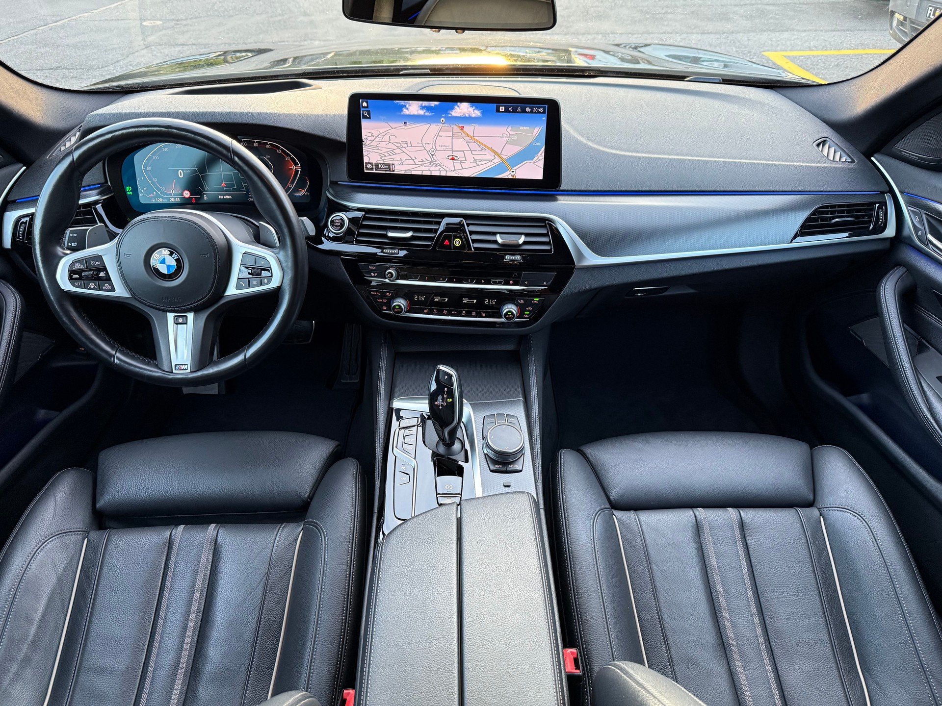 BMW 530i xDrive SAG Touring-image-16