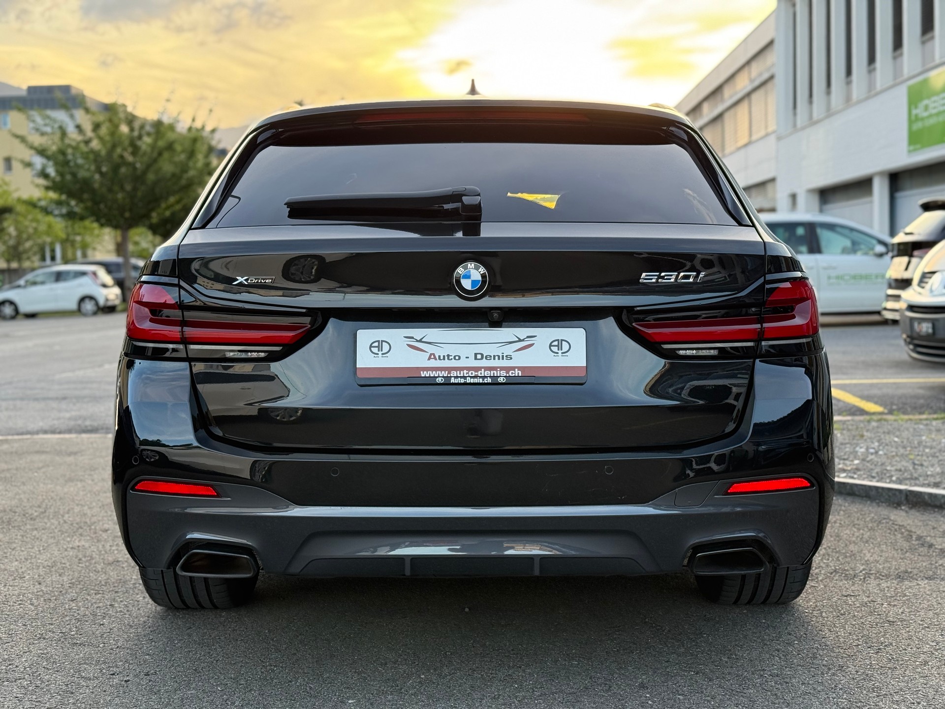 BMW 530i xDrive SAG Touring-image-4