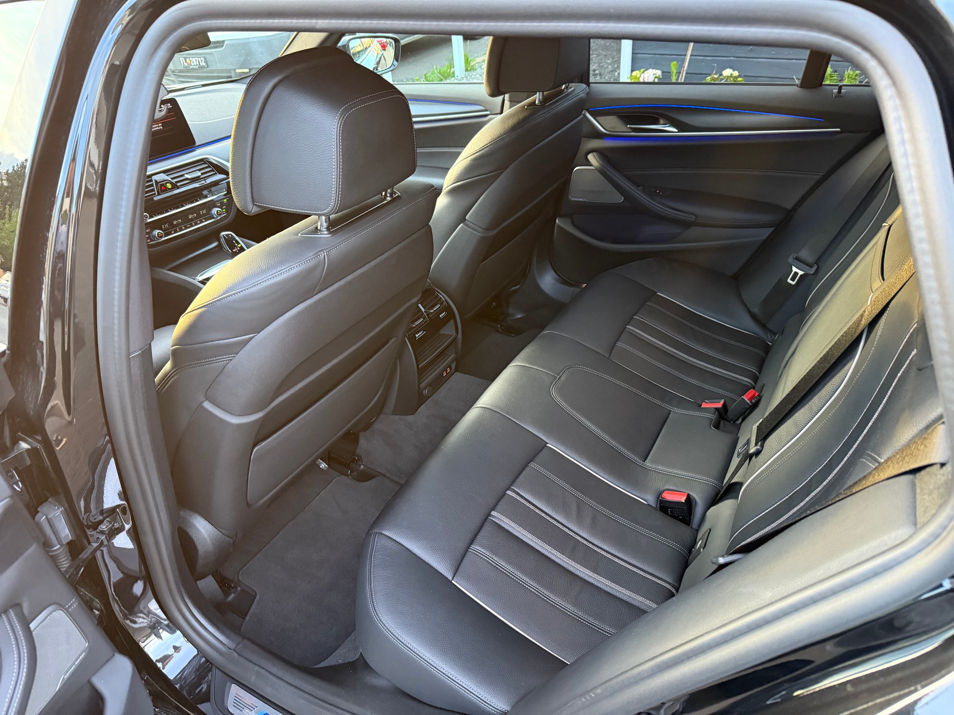 BMW 530i xDrive SAG Touring-image-10