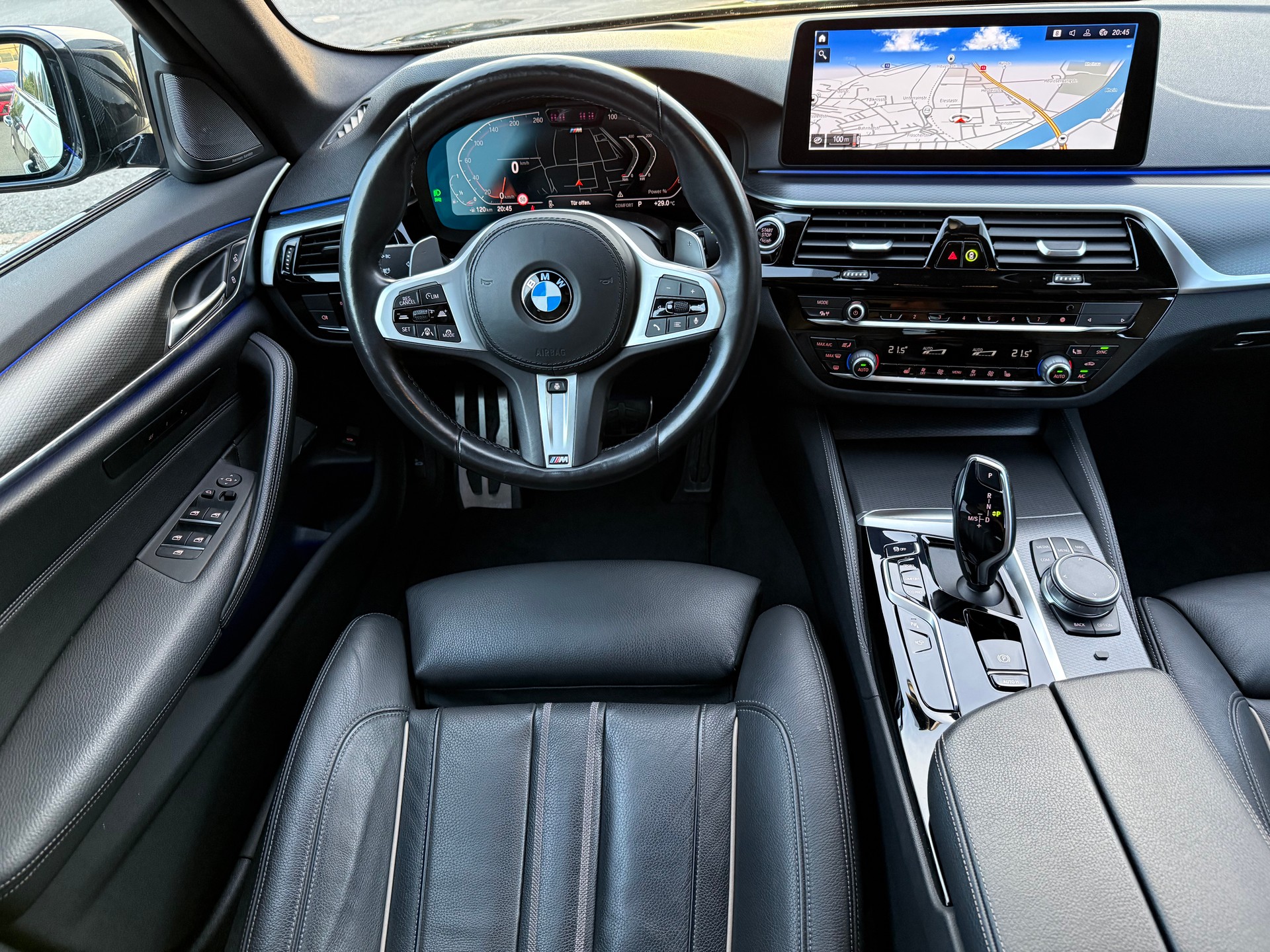 BMW 530i xDrive SAG Touring-image-15