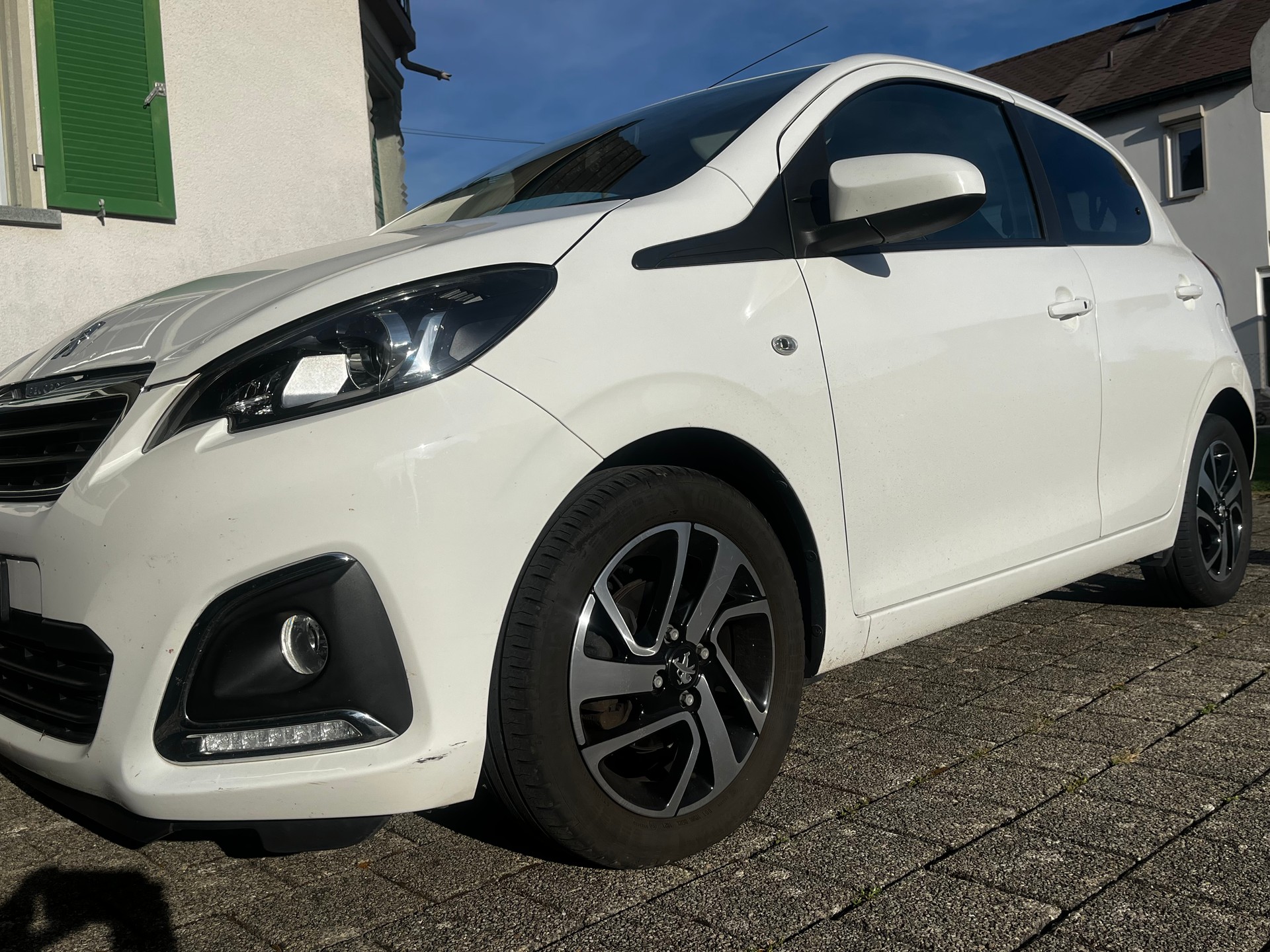 PEUGEOT 1.0 PureTech Allure ETG-image-1