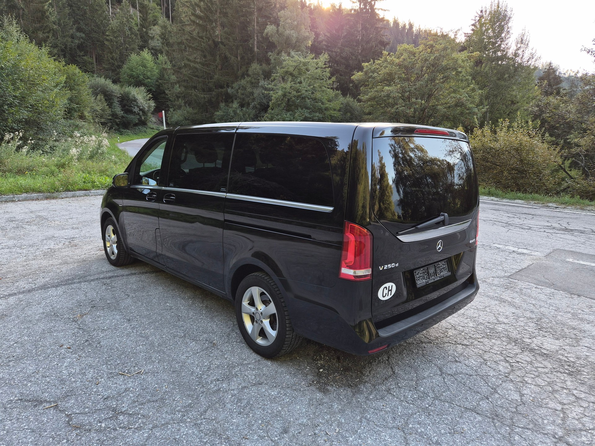 MERCEDES-BENZ V 250 d BlueTec Sw. Ed.lang 4m-image-1