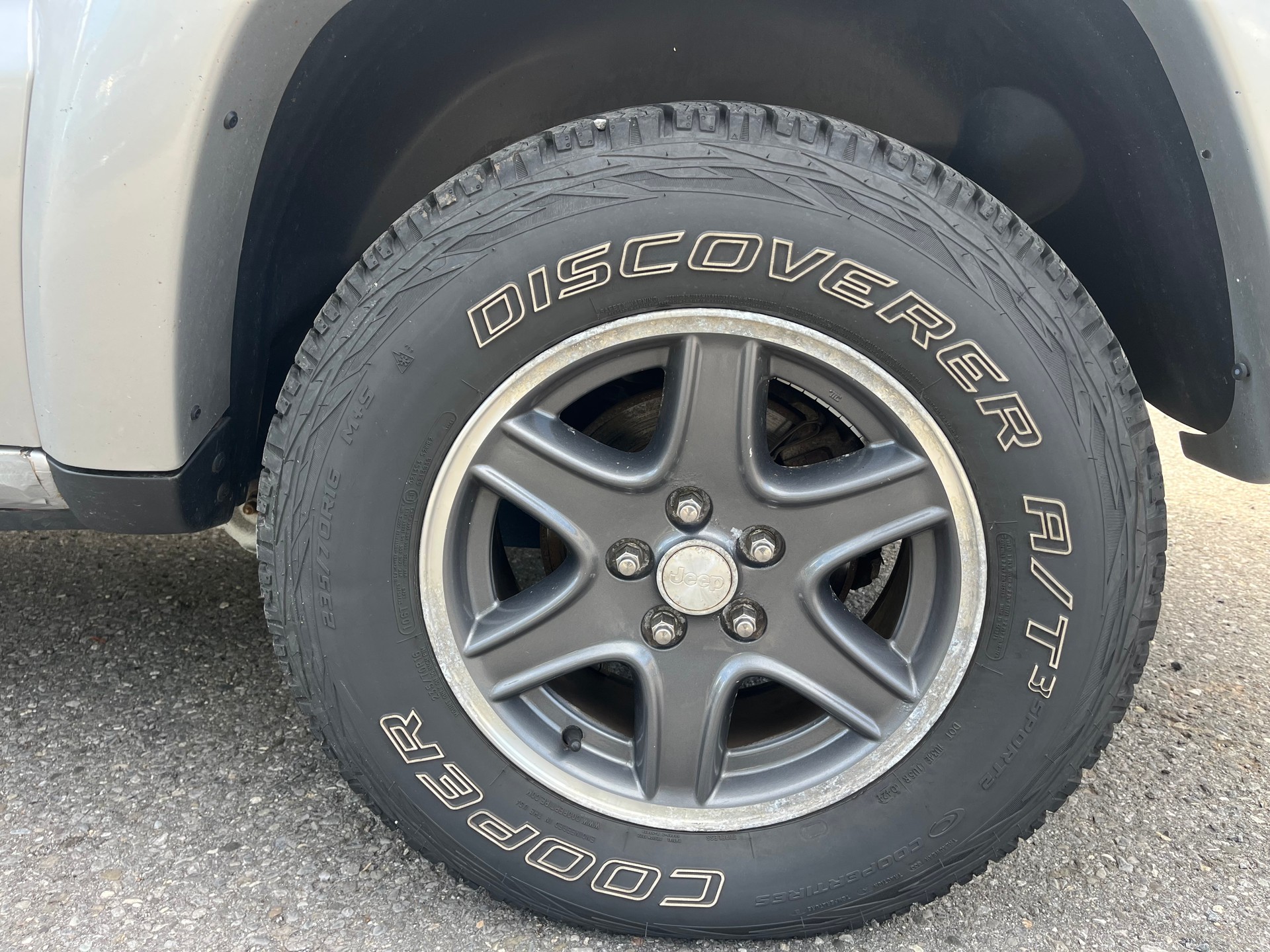 JEEP Cherokee 3.7 Extreme Sport-image-6