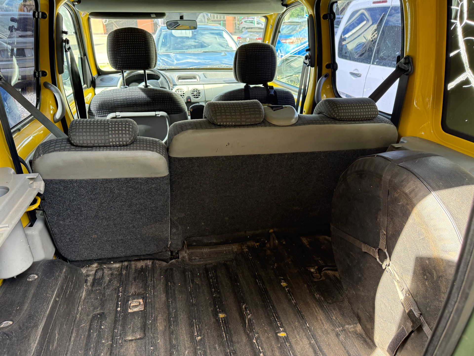 RENAULT Kangoo 1.6 16V Privilège 4x4-image-6