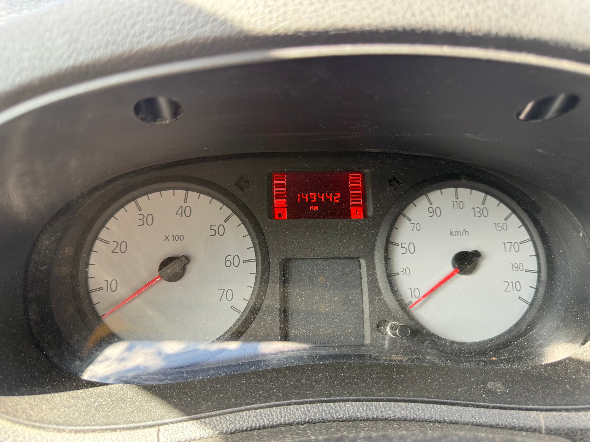 RENAULT Kangoo 1.6 16V Privilège 4x4-image-8