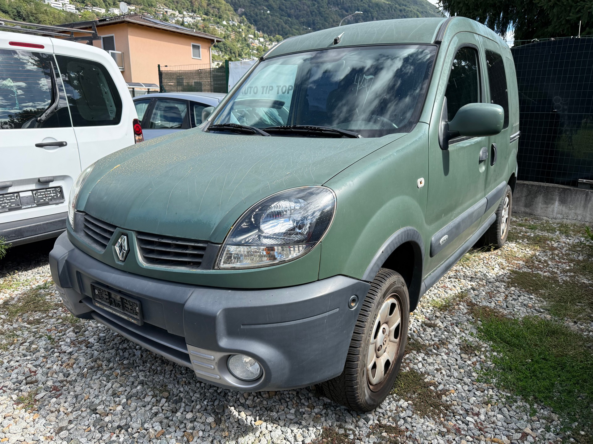 RENAULT Kangoo 1.6 16V Privilège 4x4-image-0