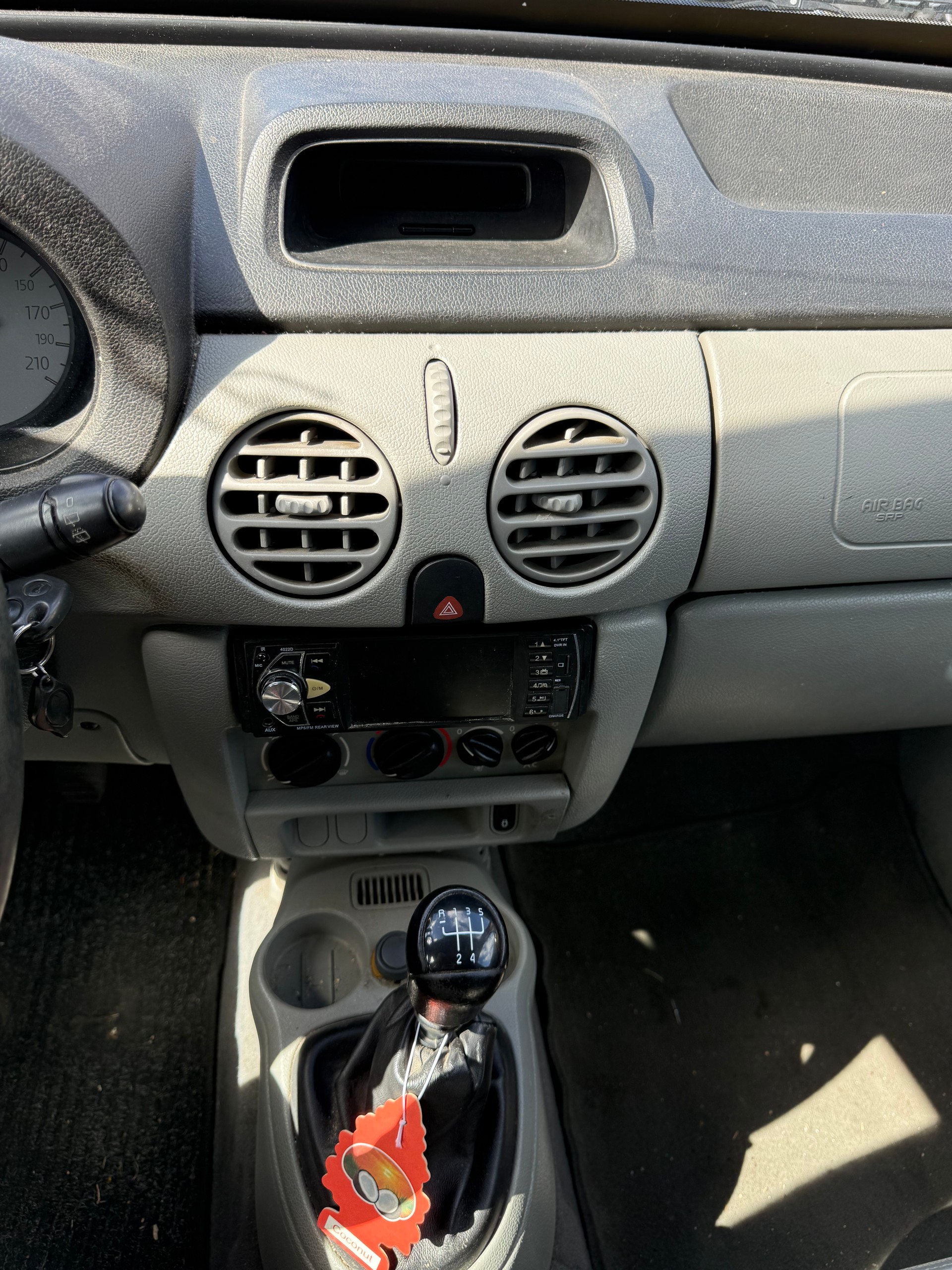 RENAULT Kangoo 1.6 16V Privilège 4x4-image-9