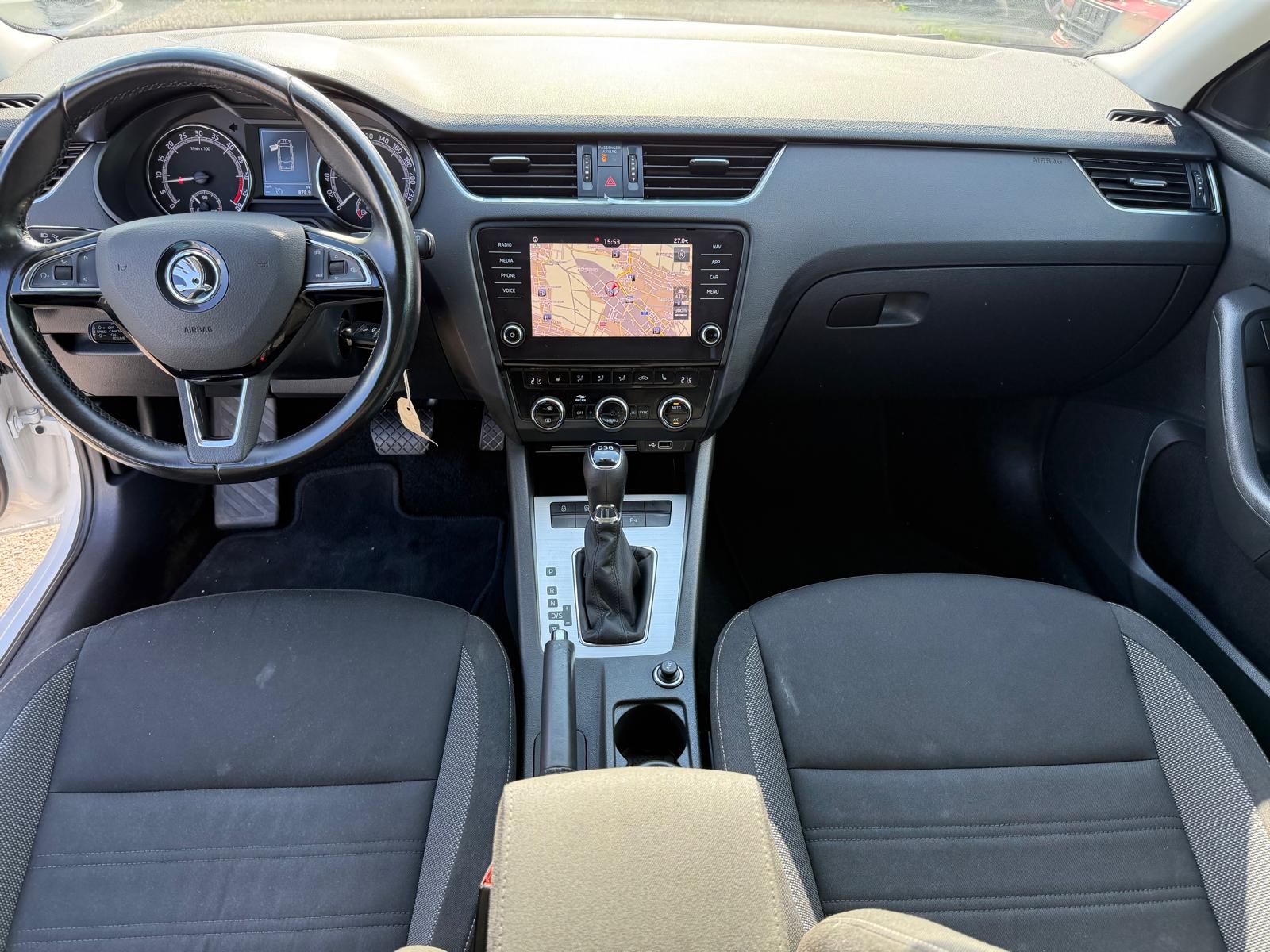 SKODA Octavia Combi 1.6 TDI Clever DSG-image-7