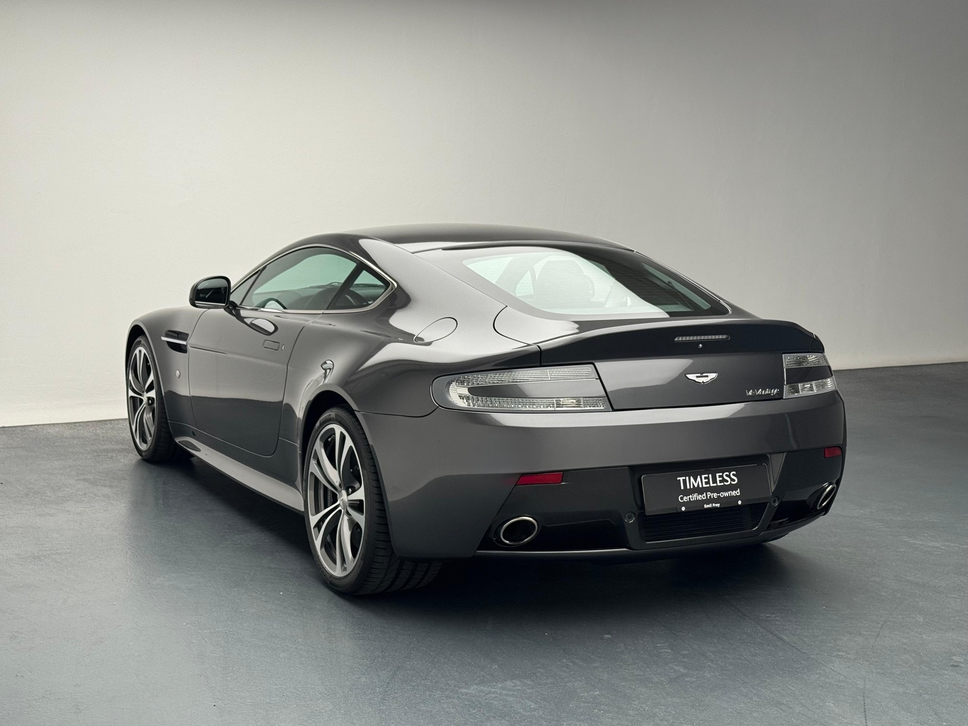 ASTON MARTIN V12 Vantage Coupé 6.0-image-1