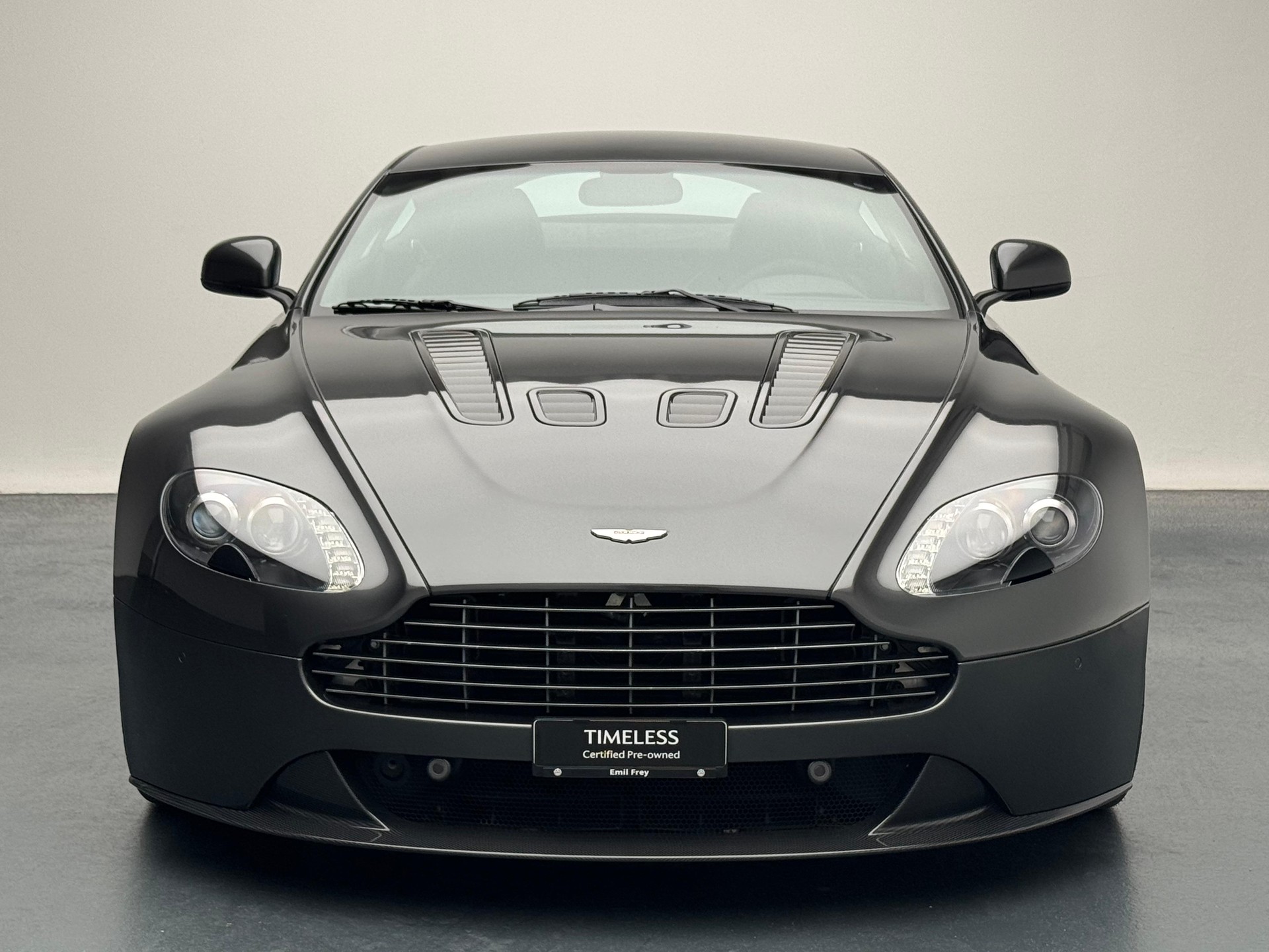 ASTON MARTIN V12 Vantage Coupé 6.0-image-8