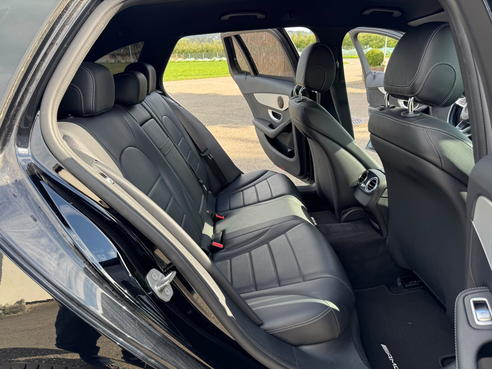 MERCEDES-BENZ C 200 AMG Line 4Matic 7G-Tronic-image-15