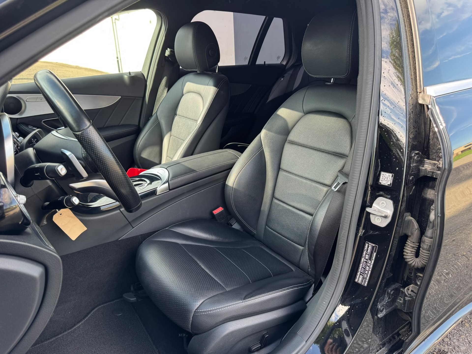 MERCEDES-BENZ C 200 AMG Line 4Matic 7G-Tronic-image-12