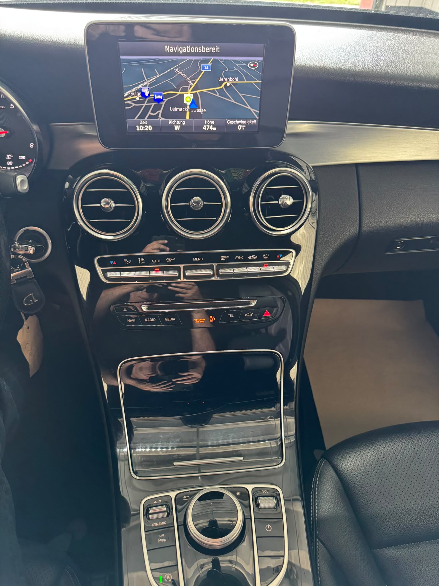 MERCEDES-BENZ C 200 AMG Line 4Matic 7G-Tronic-image-10