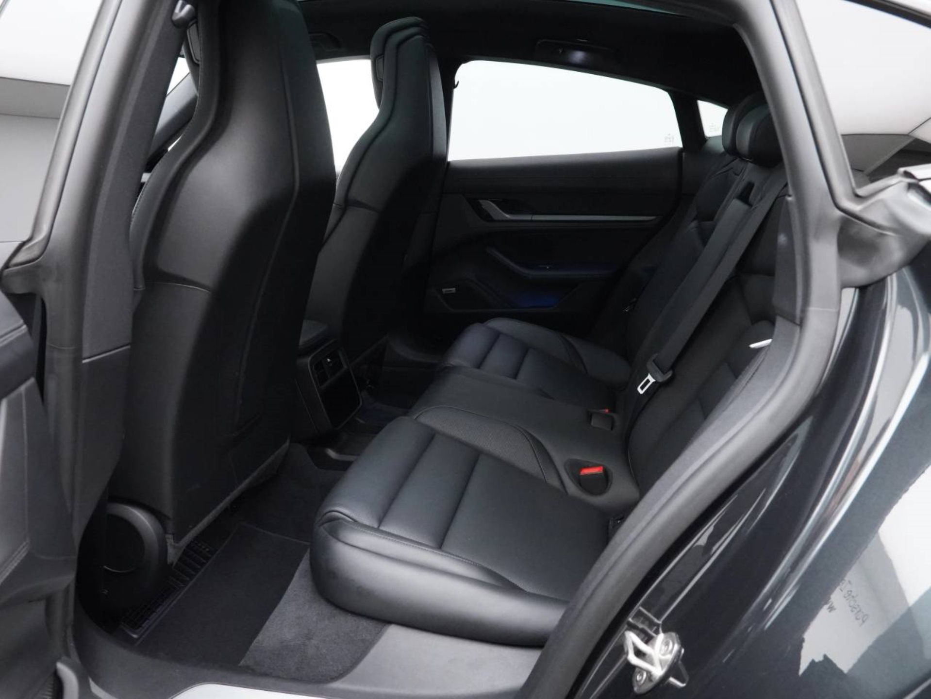 PORSCHE Taycan 4S-image-26