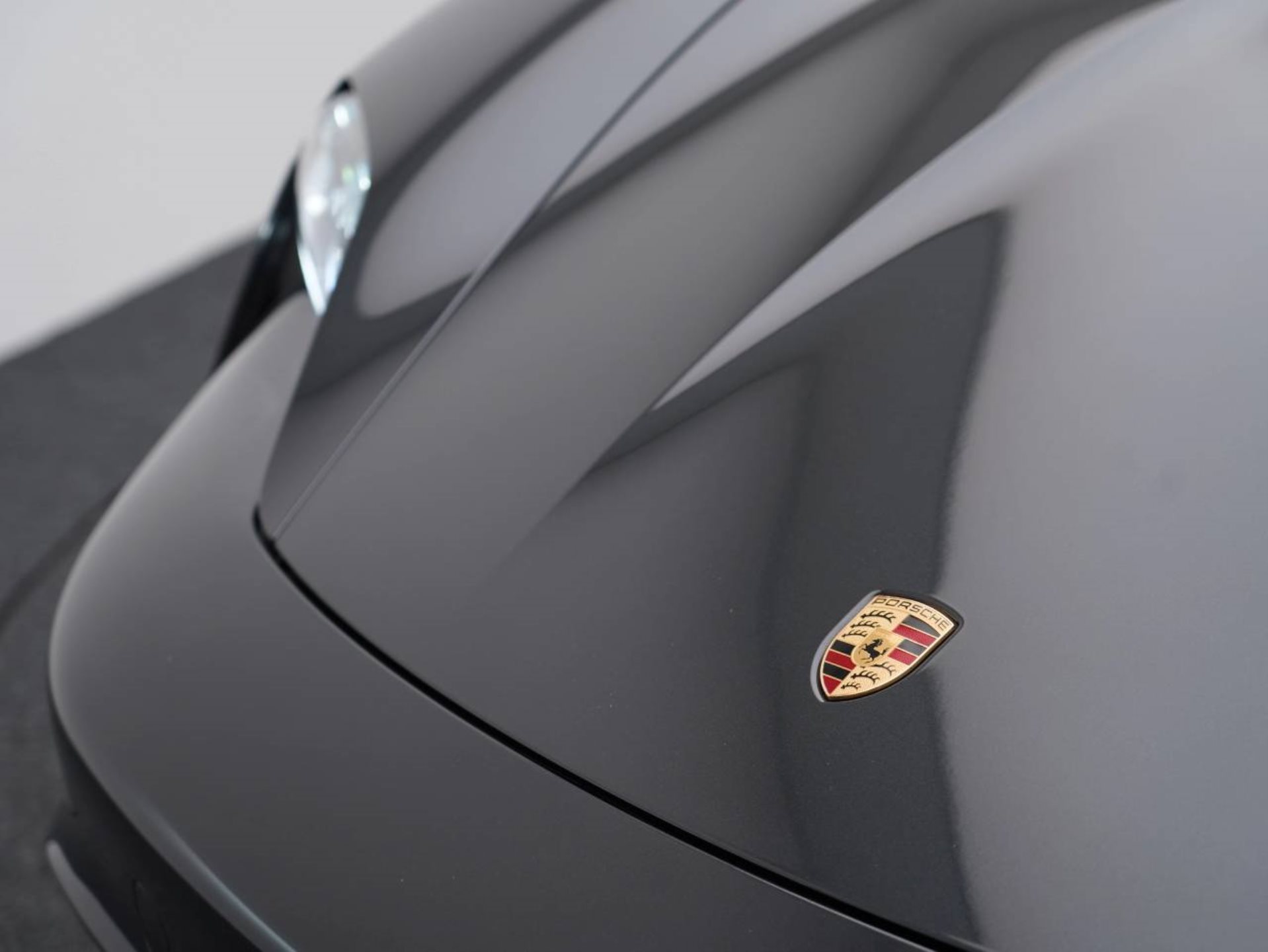 PORSCHE Taycan 4S-image-11
