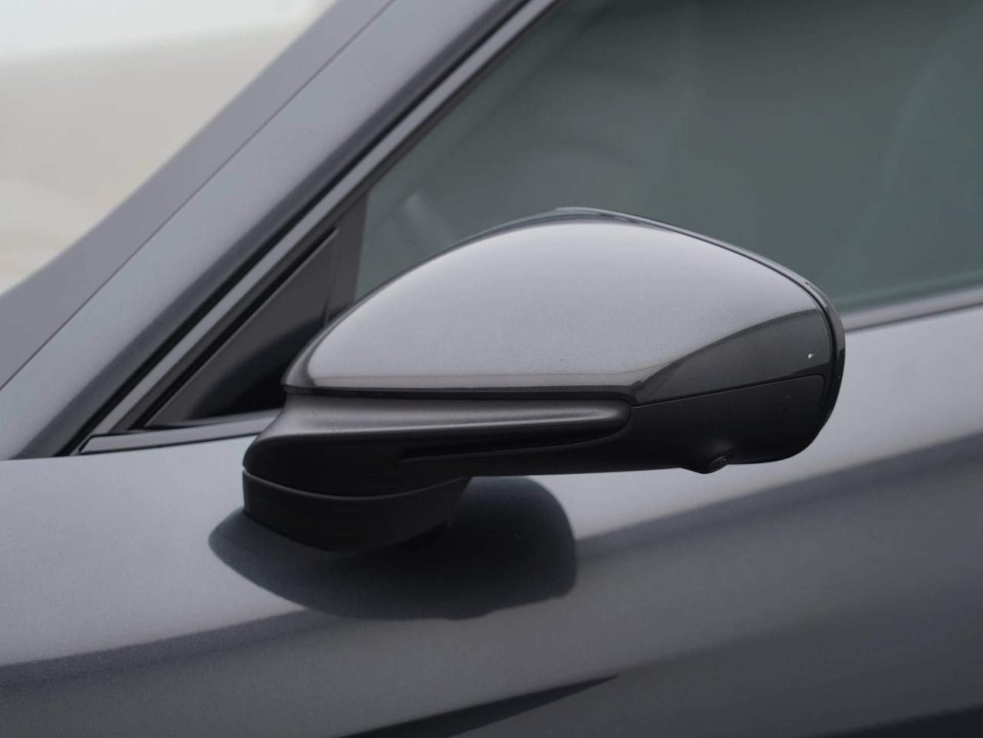 PORSCHE Taycan 4S-image-12