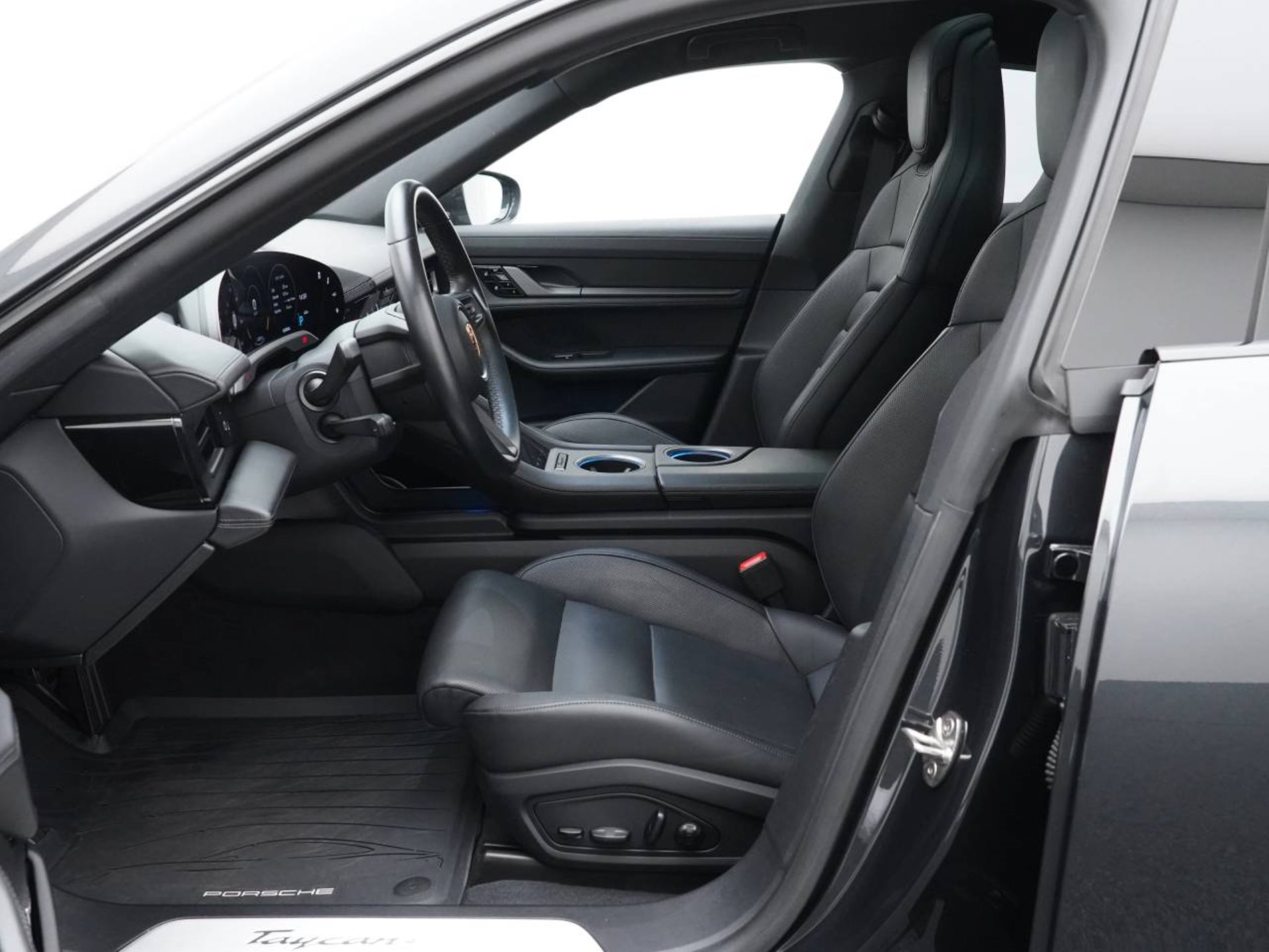 PORSCHE Taycan 4S-image-4