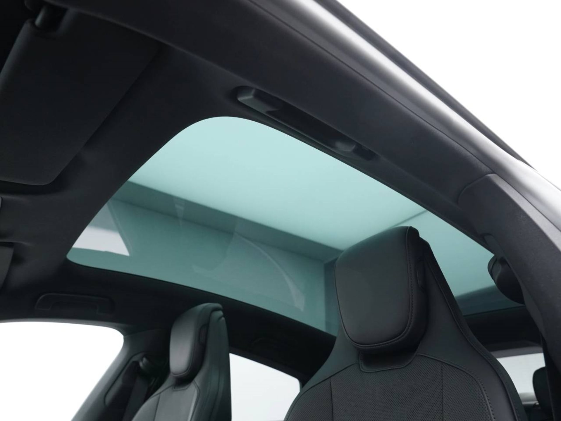 PORSCHE Taycan 4S-image-31