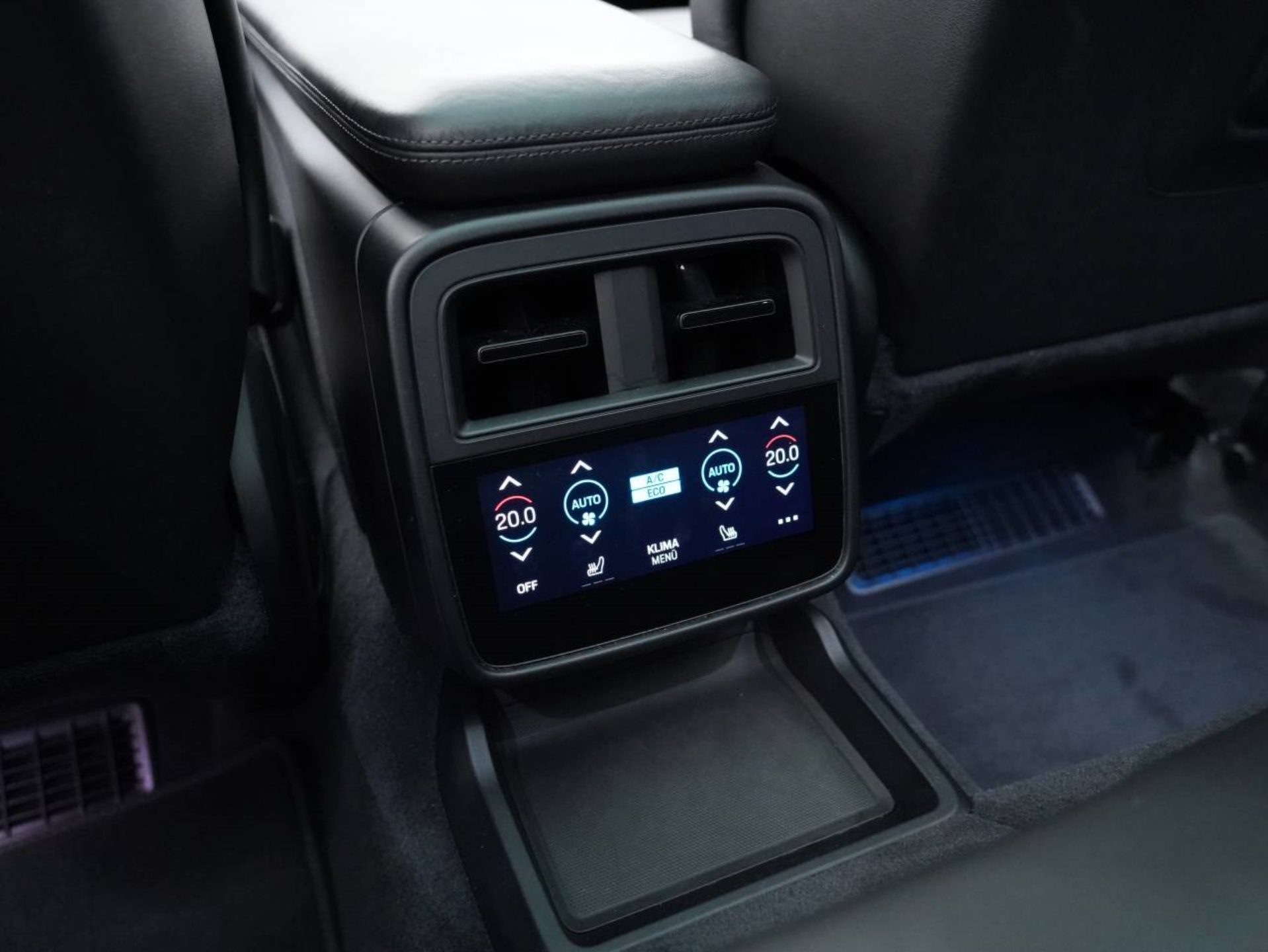 PORSCHE Taycan 4S-image-27