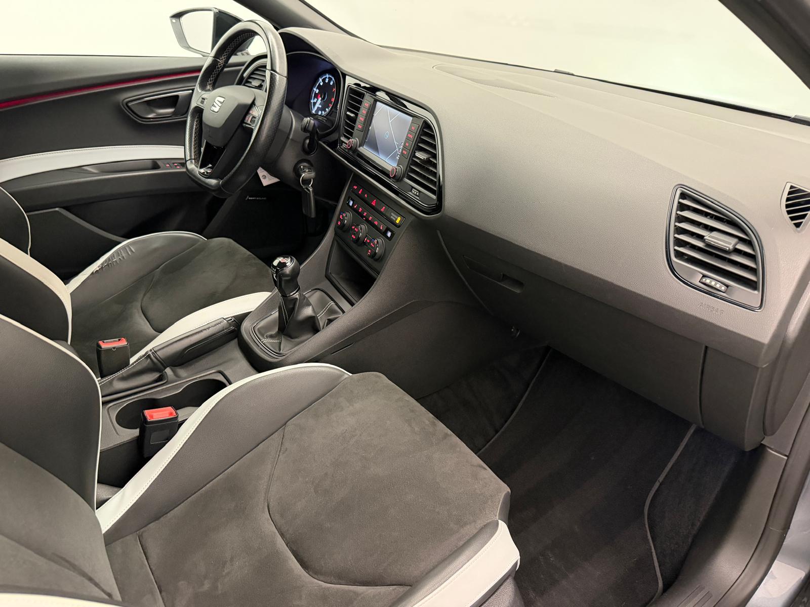 SEAT Leon 2.0 TSI 280 Cupra-image-11