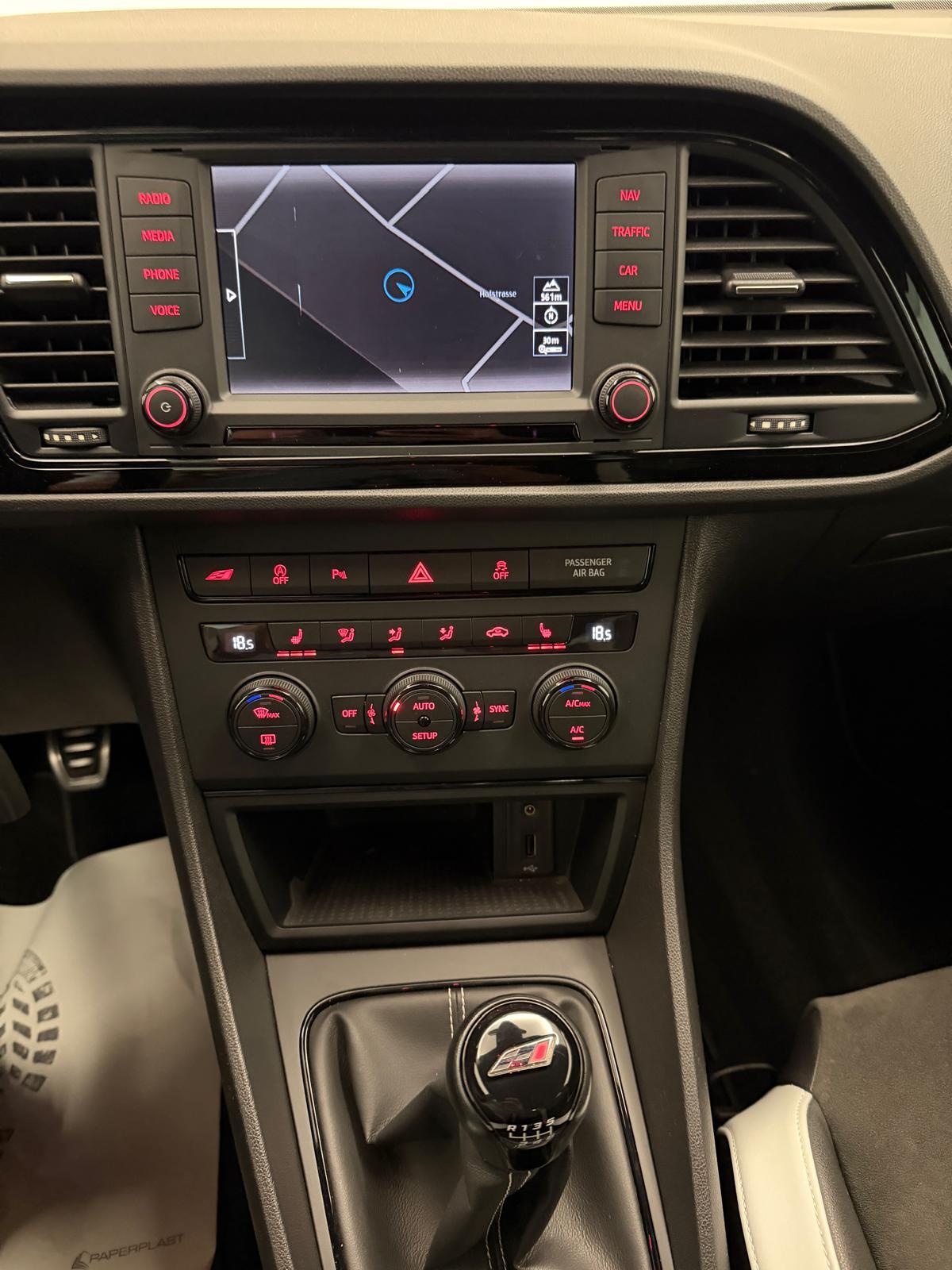 SEAT Leon 2.0 TSI 280 Cupra-image-17