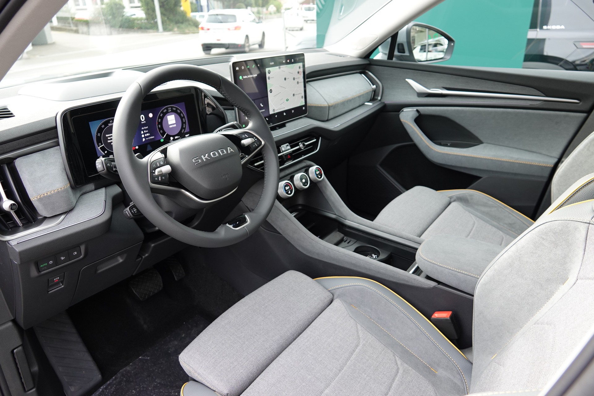 SKODA Kodiaq 2.0 TSI Dynamic-image-8