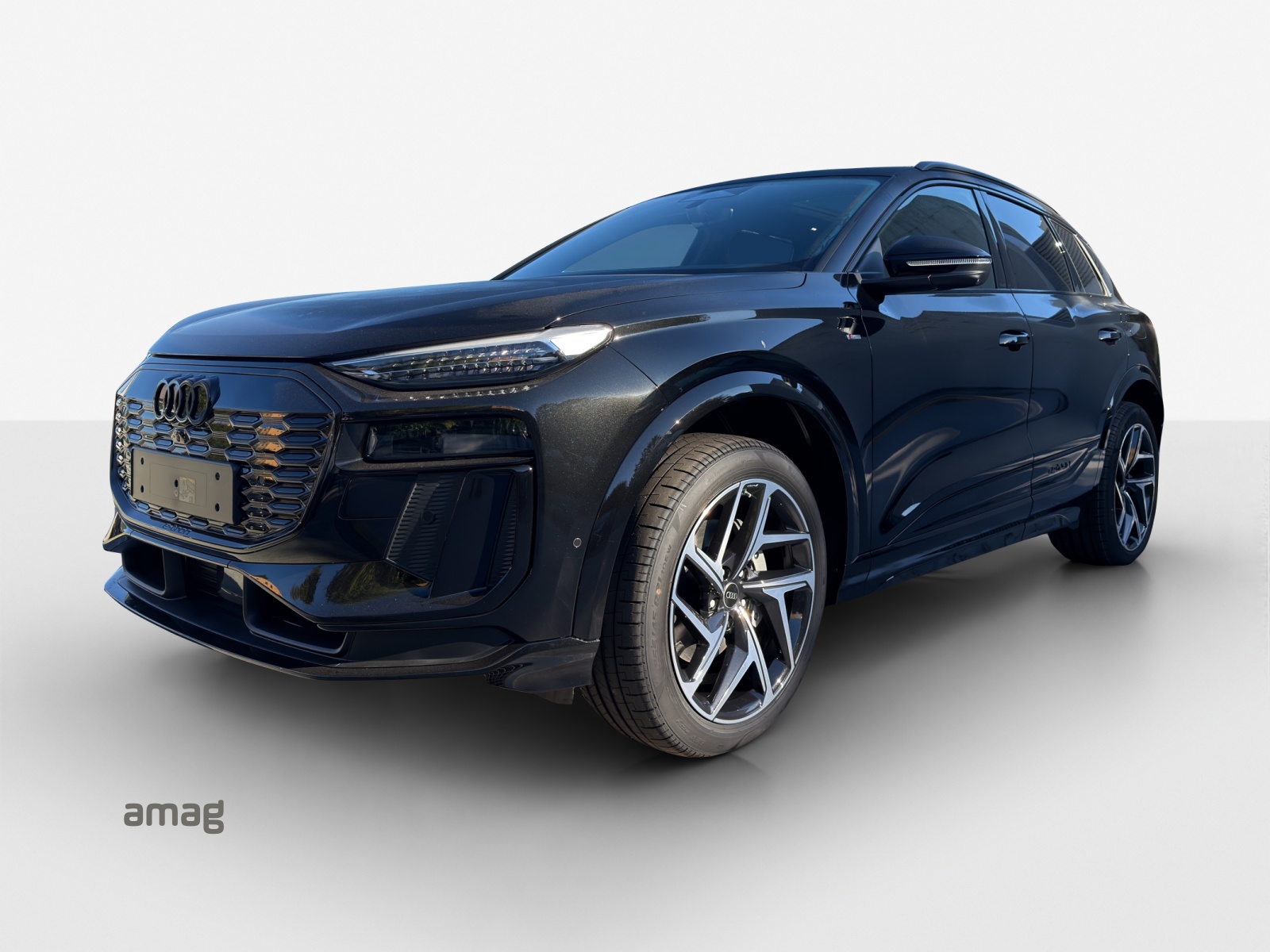 AUDI Q6 e-tron quattro