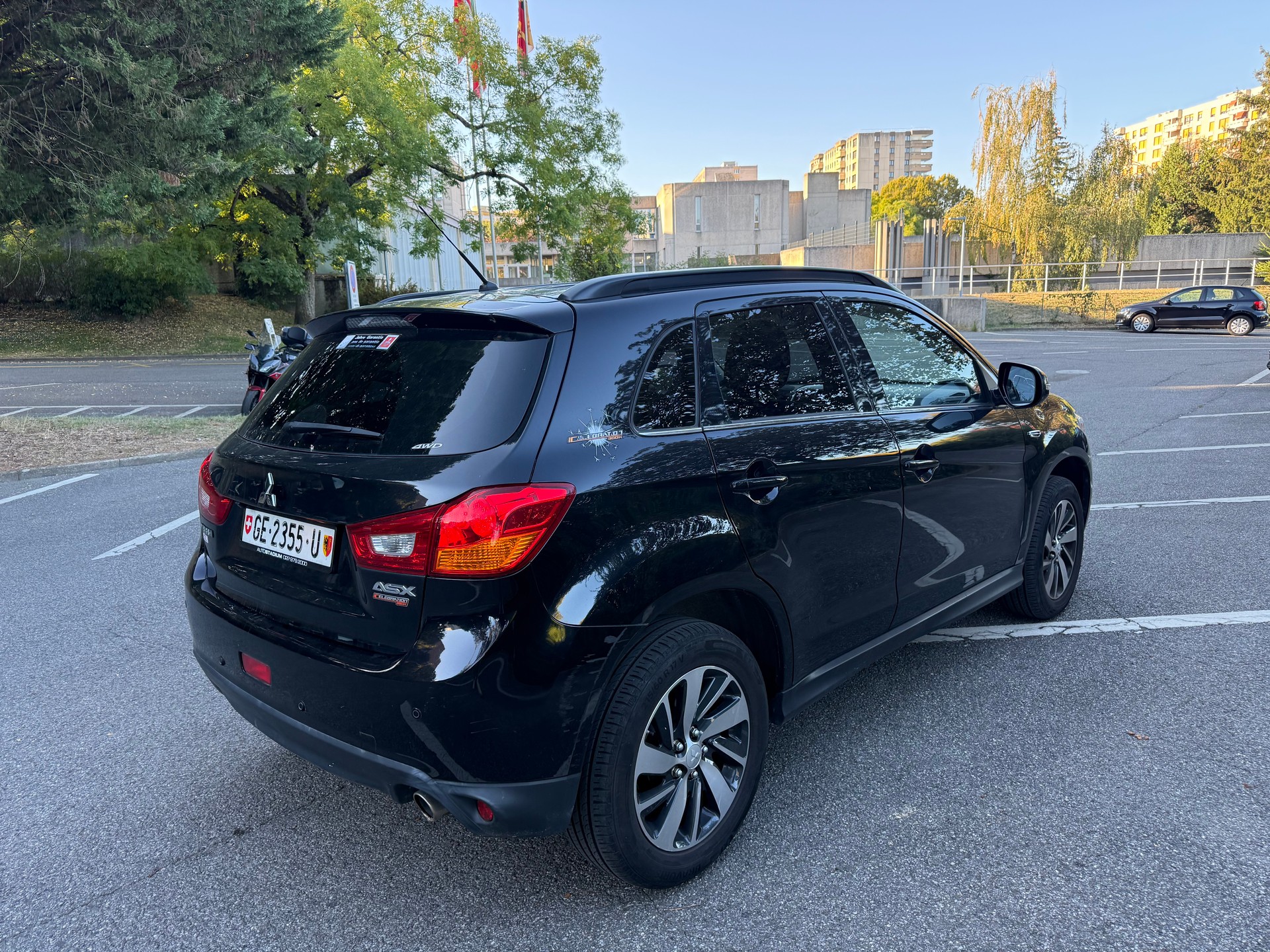 MITSUBISHI ASX 2.2 DID Celebration 300K Leder 4WD Automatic-image-6