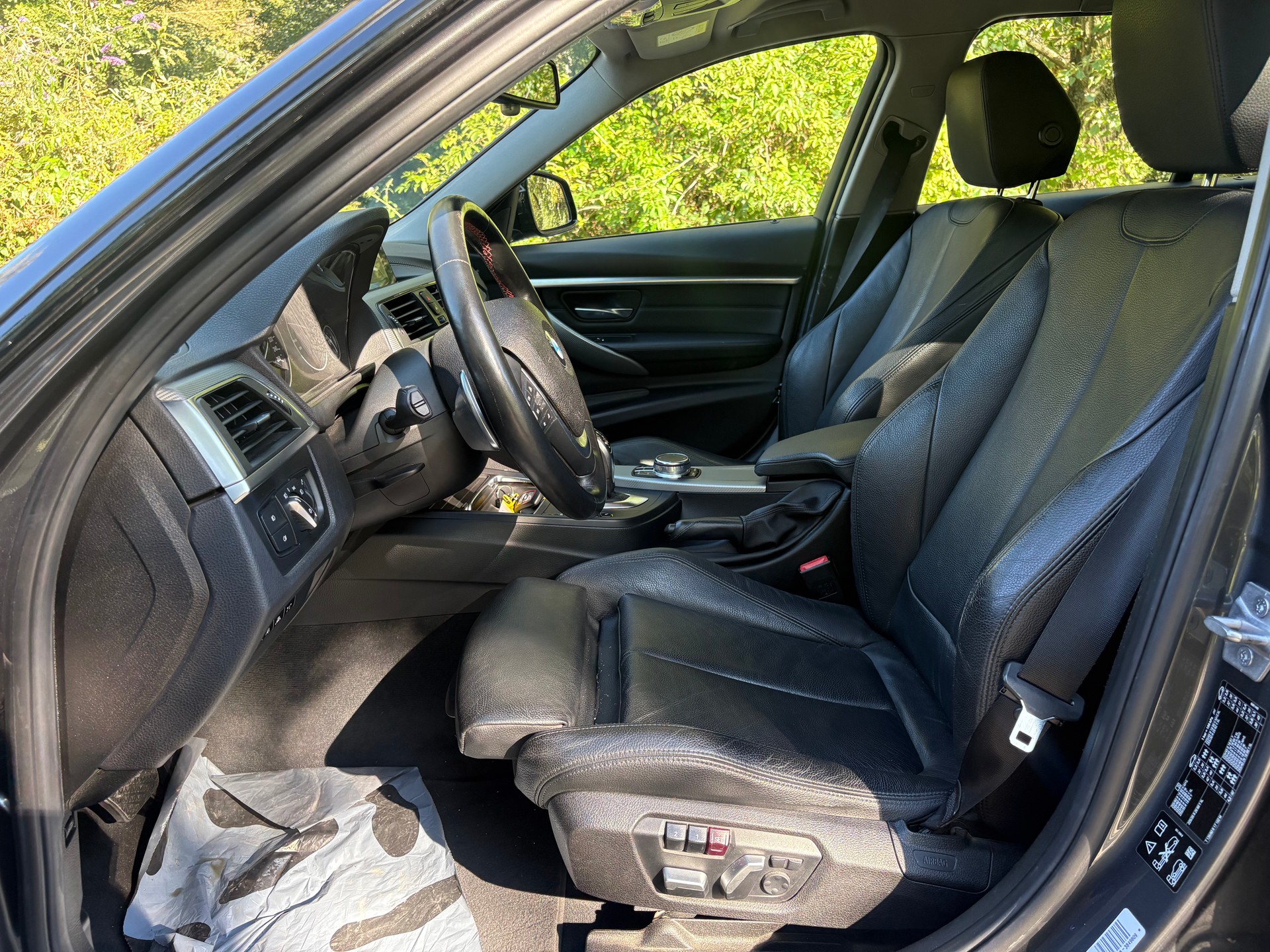 BMW 320d xDrive Touring Sport Line Steptronic-image-8