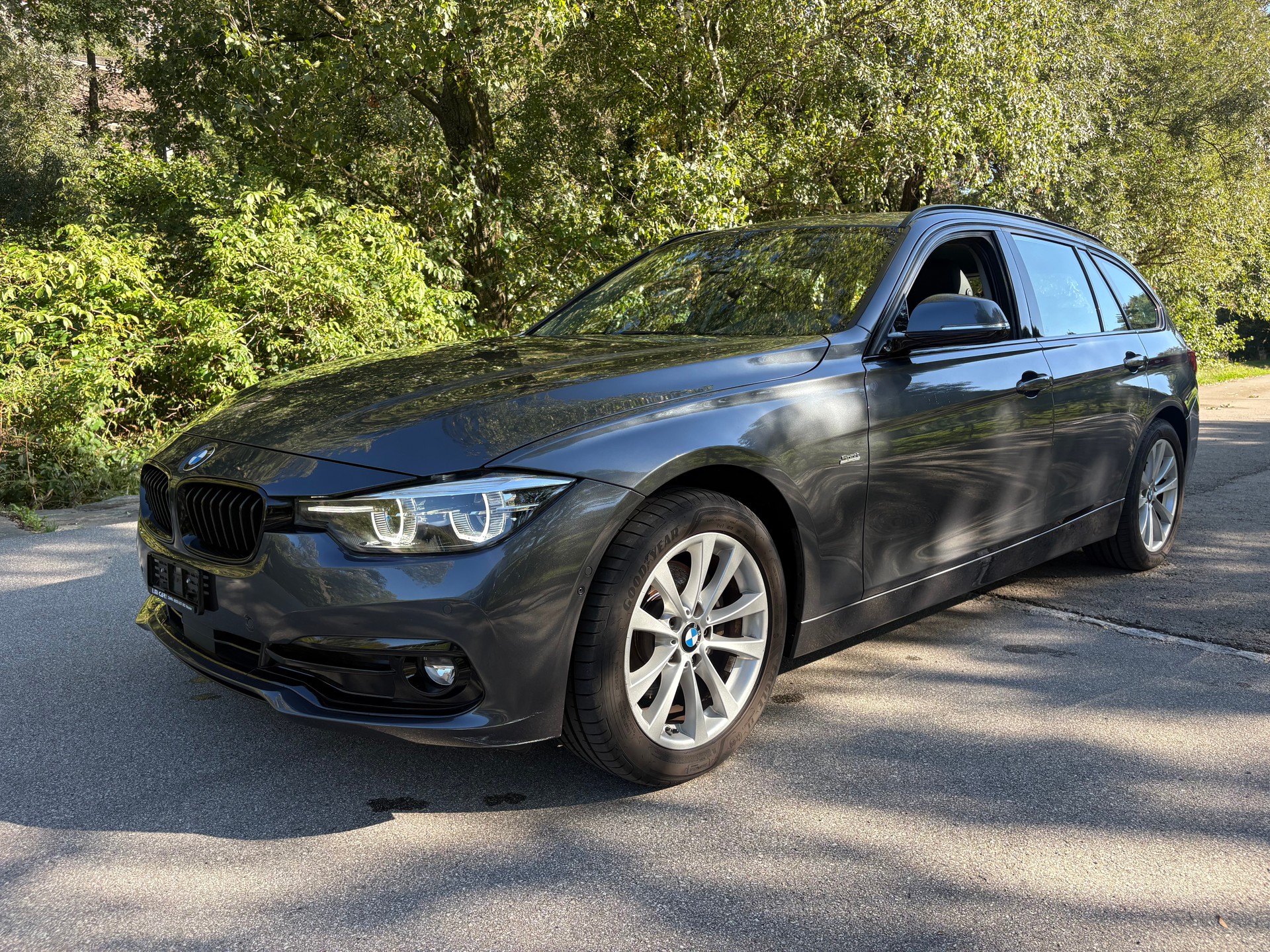 BMW 320d xDrive Touring Sport Line Steptronic-image-0
