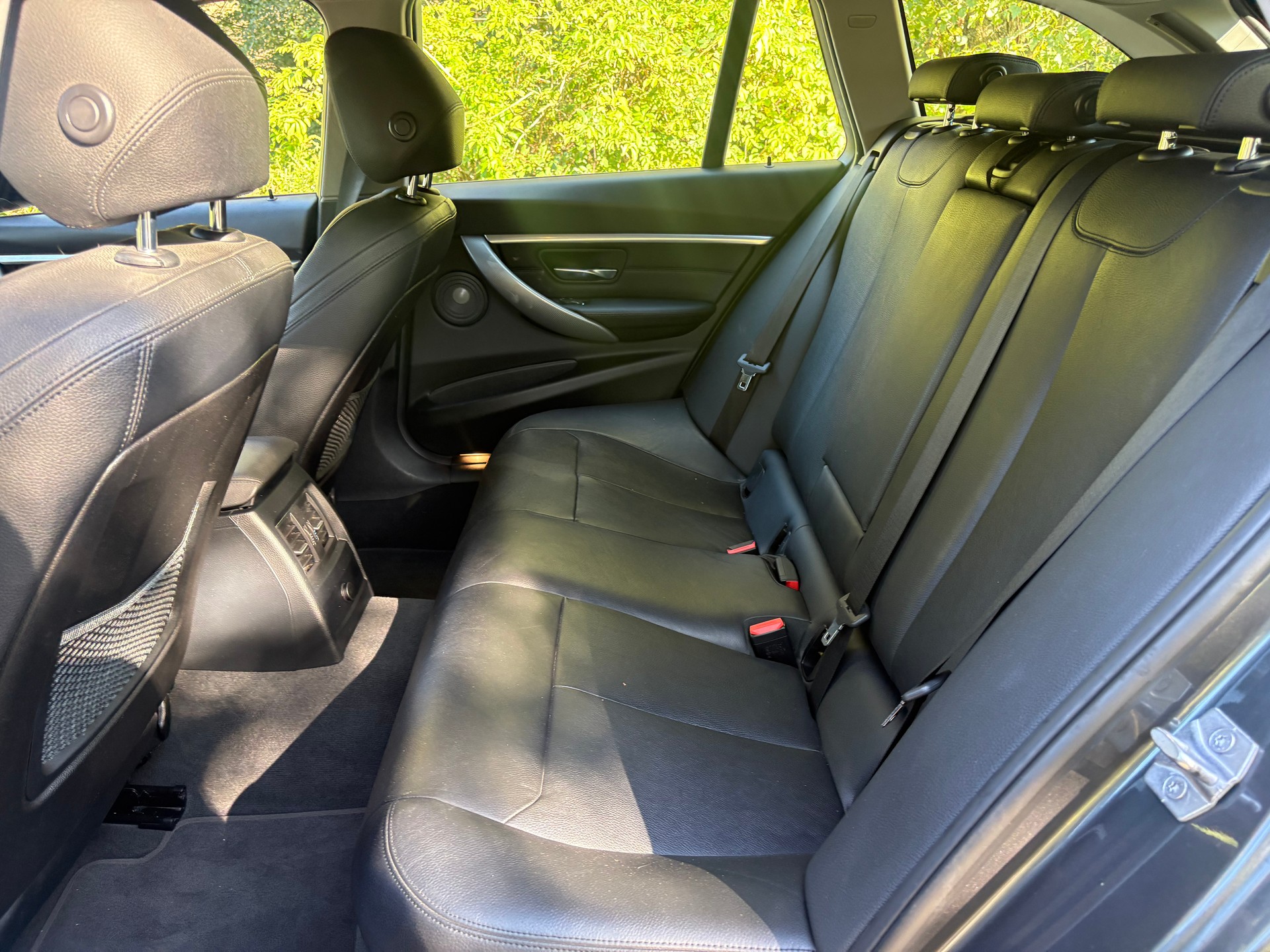BMW 320d xDrive Touring Sport Line Steptronic-image-9