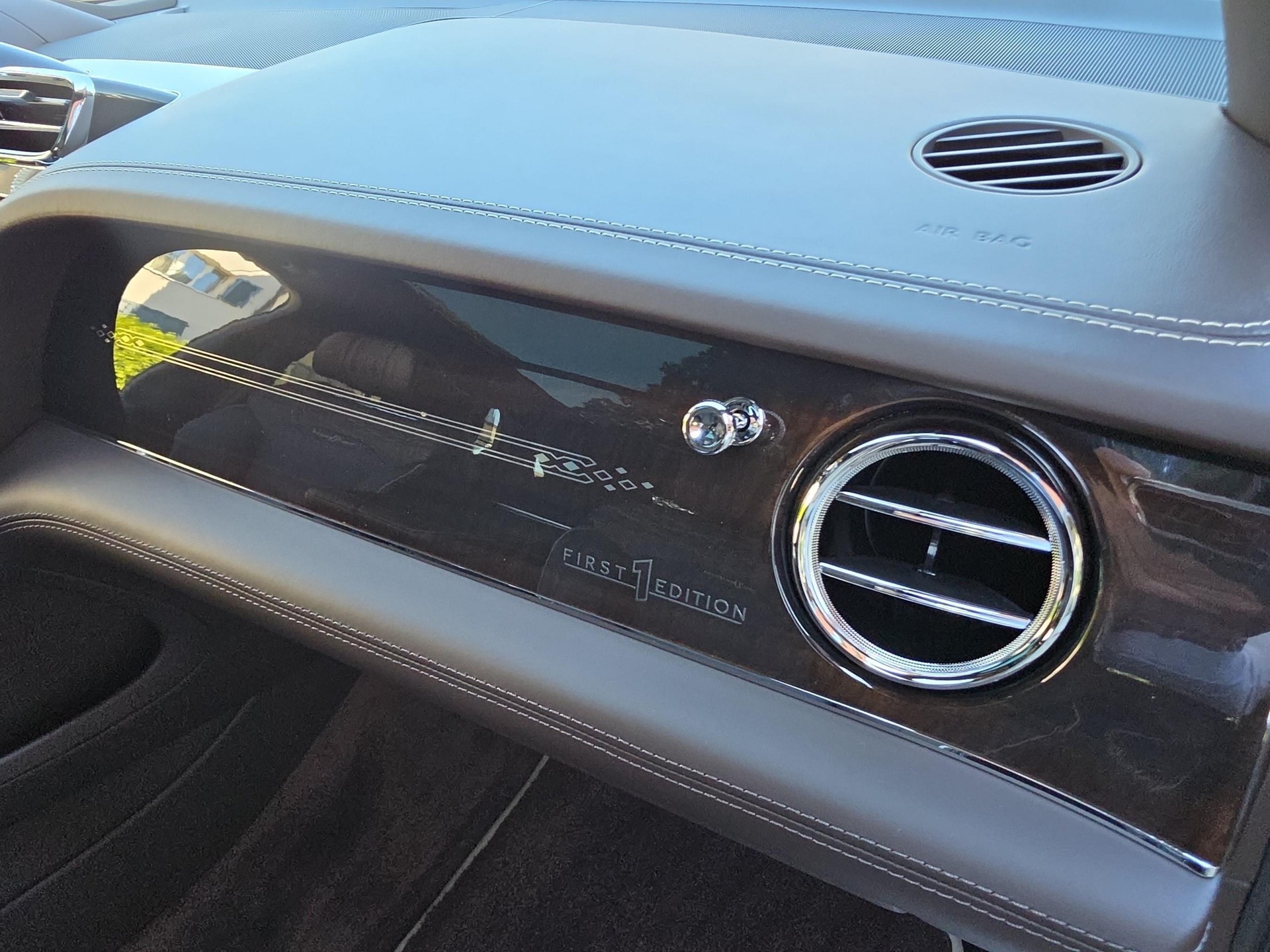 BENTLEY Bentayga 4.0 V8 EWB Azure-image-11